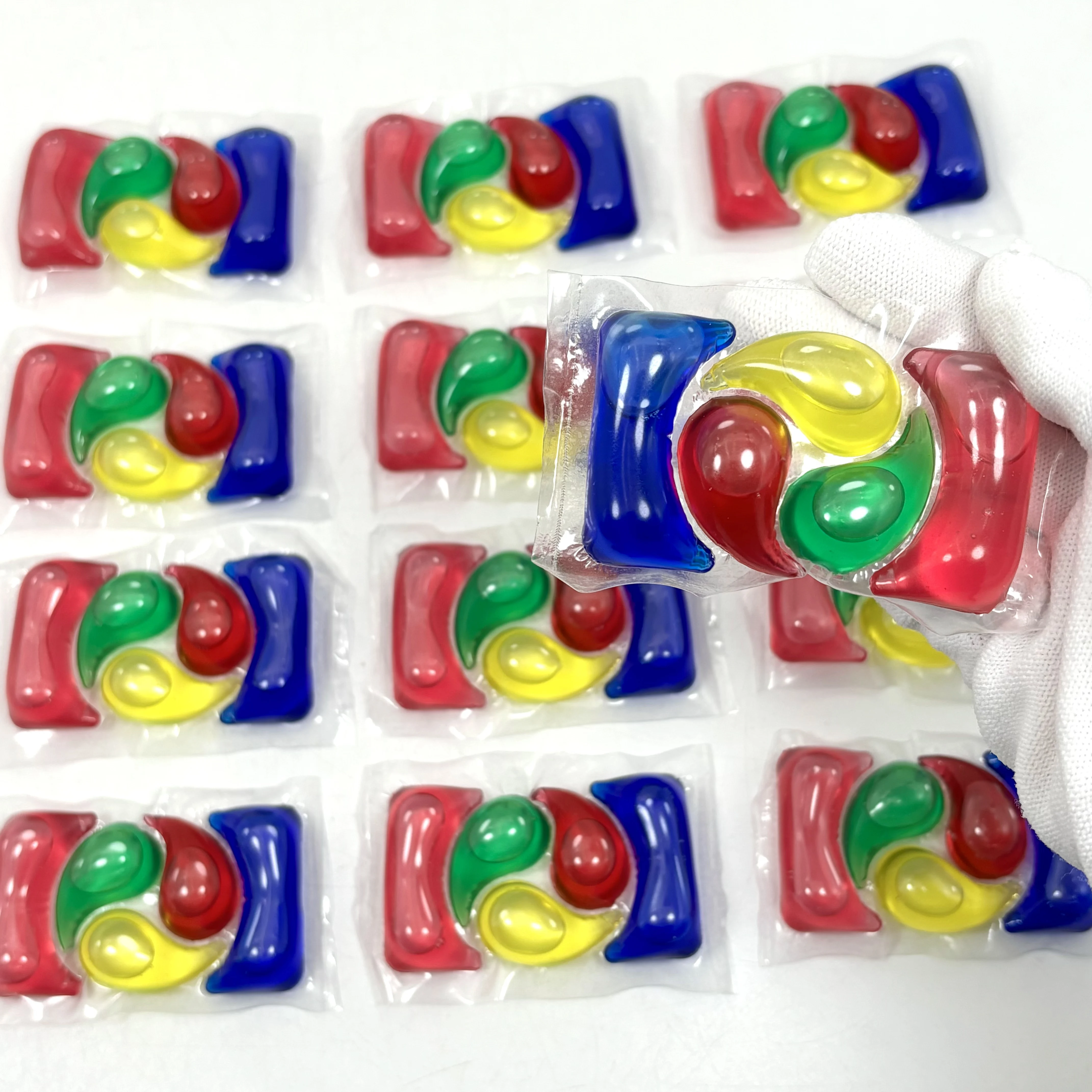 OEM 3 in 1 Liquid Gel Ball Capsules Laundry Pods Detergent Soap Pacs