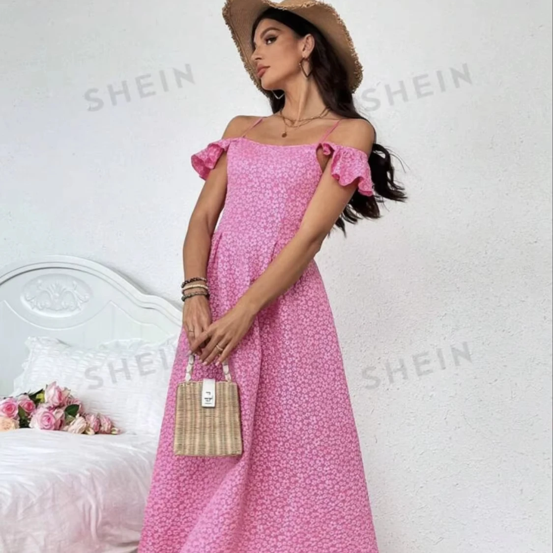 3D Textured Woven Weaved Jacquard Fabric With Detailed Embossed Pattern Design For Making Children Wear Women Dresses Clothings