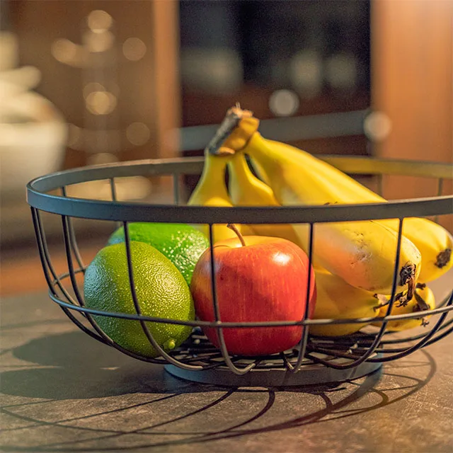 Black round metal fruit and vegetable  storage basket for  kitchen wholesale supply