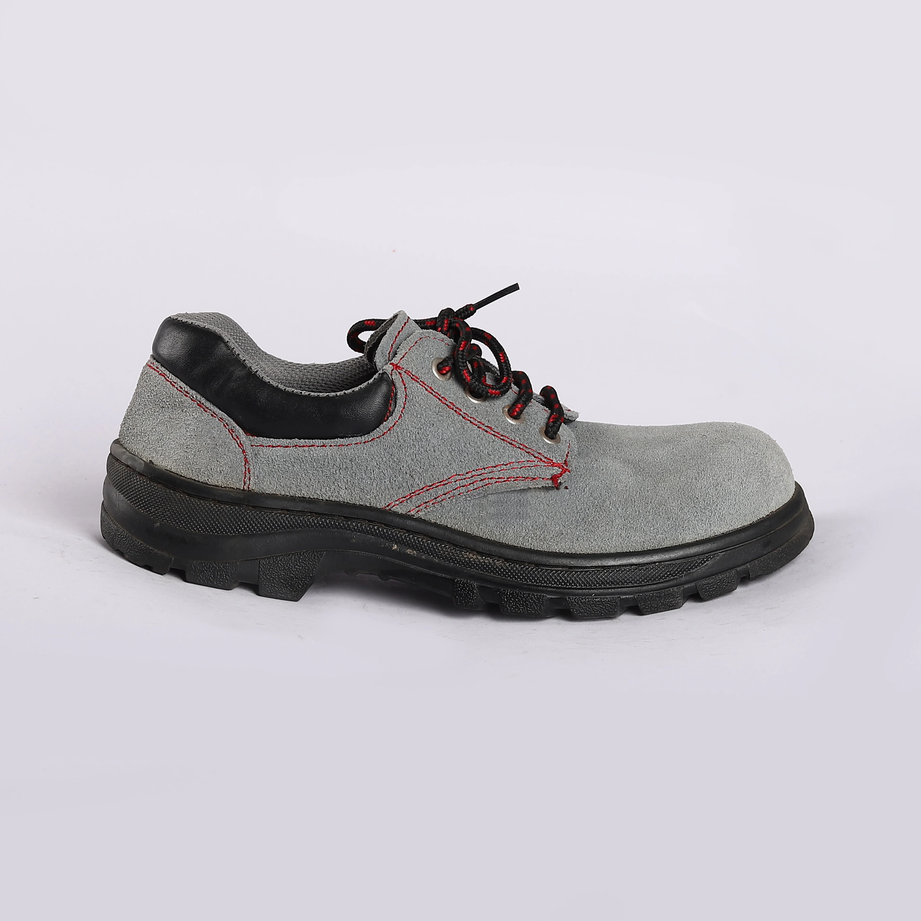 Waterproof and oil-resistant protective shoes Style Anti Impact And Anti Puncturegenuine leather steel toe labor safety shoes