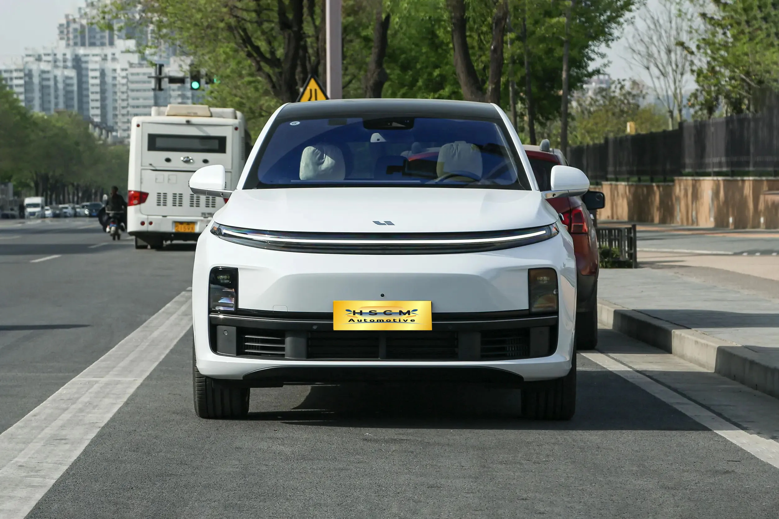 Li L7 Redefining Electric Mobility with Cutting Edge Innovations and Luxurious Comfort