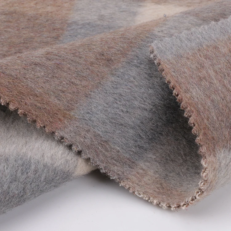 Wholesale 600GSM more colors 50% Wool 40% Polyester yarn dyed women checked coats fabric for clothes