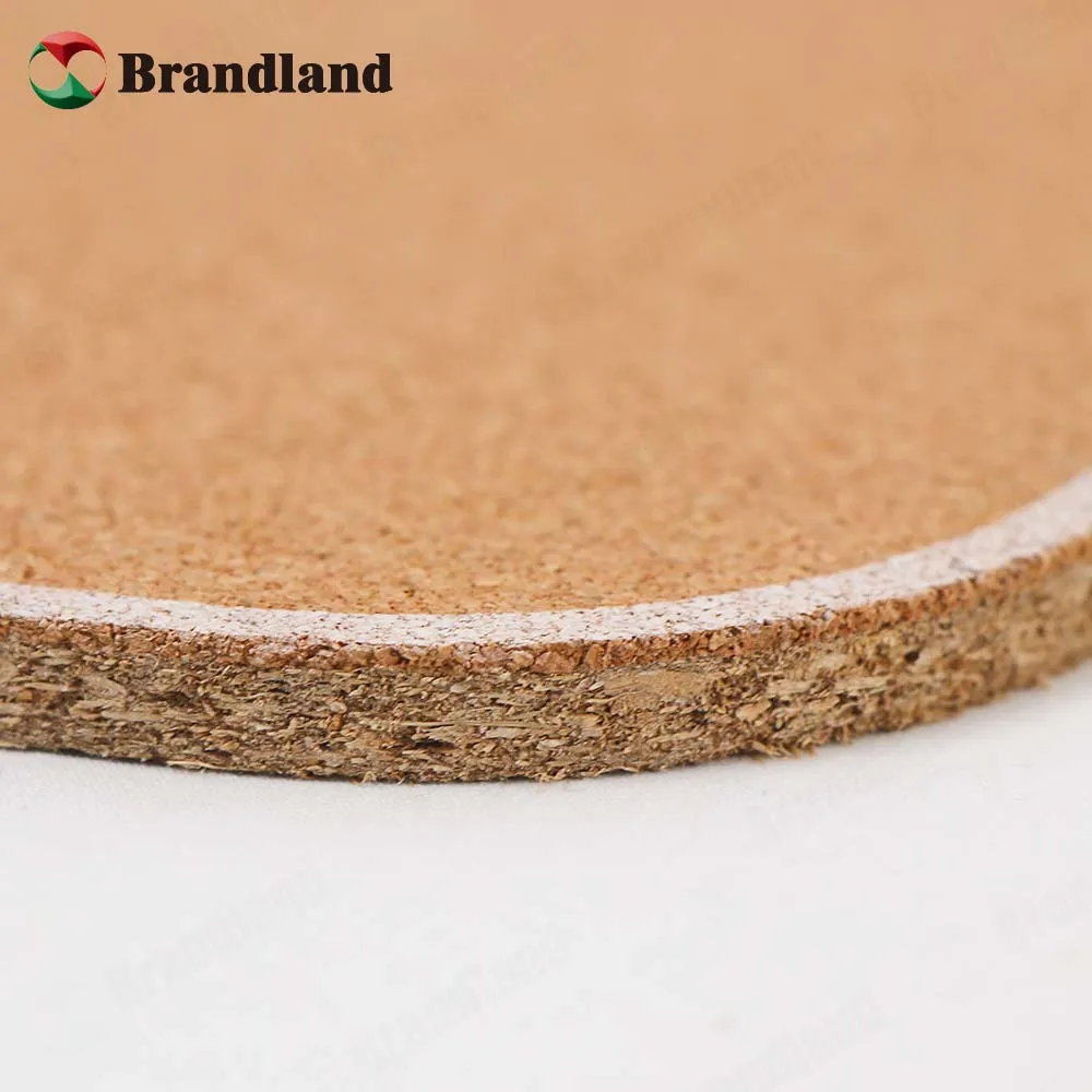 Обычная пробковая доска и пробковая доска в форме Кита