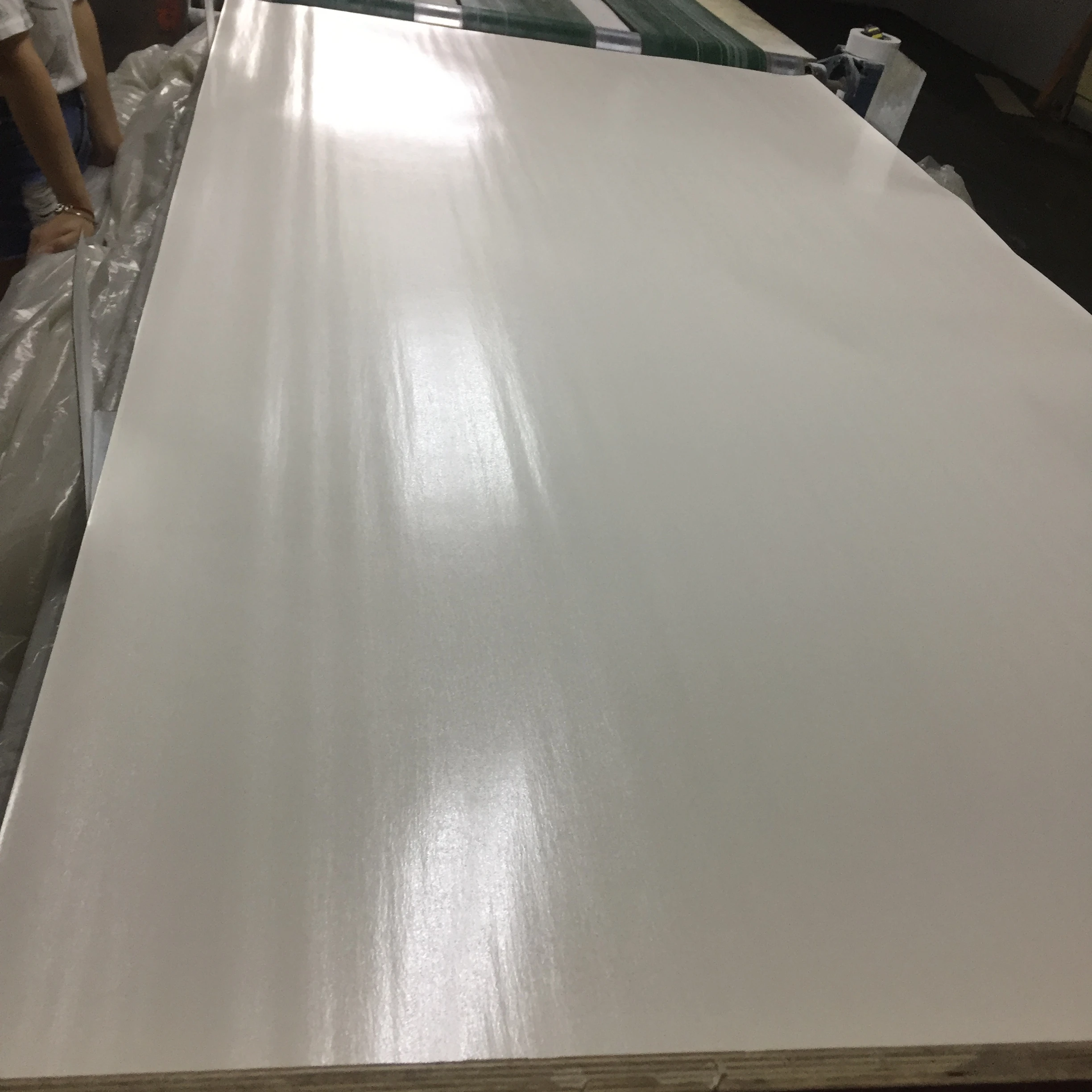 White melamine laminated plywood HPL laminated booard plywood veneer 16 18