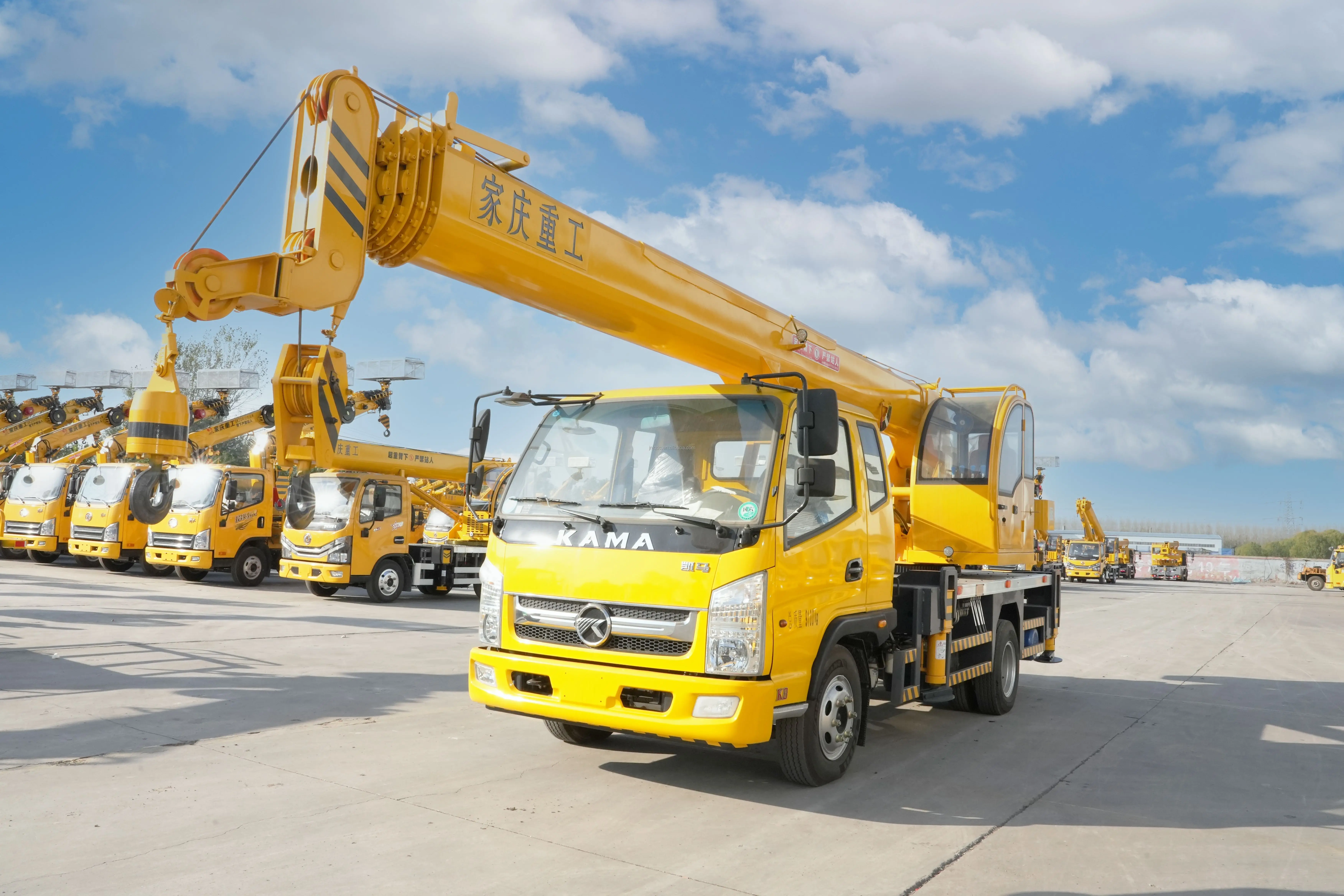 5tons 10tons 12tons 16tons Heavy Duty Low-fuel Consumption Telescopic Boom Truck Crane Hydraulic Mobile Truck Crane