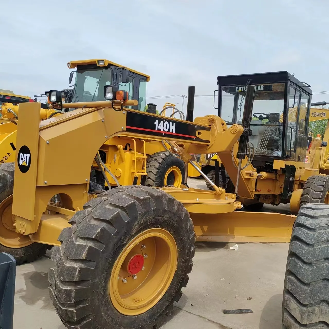 Medium Duty Caterpillar Graders 120H 140H Used Komatsu Graders Trade Mart 511 Qatar Machinery and Equipment for Sale