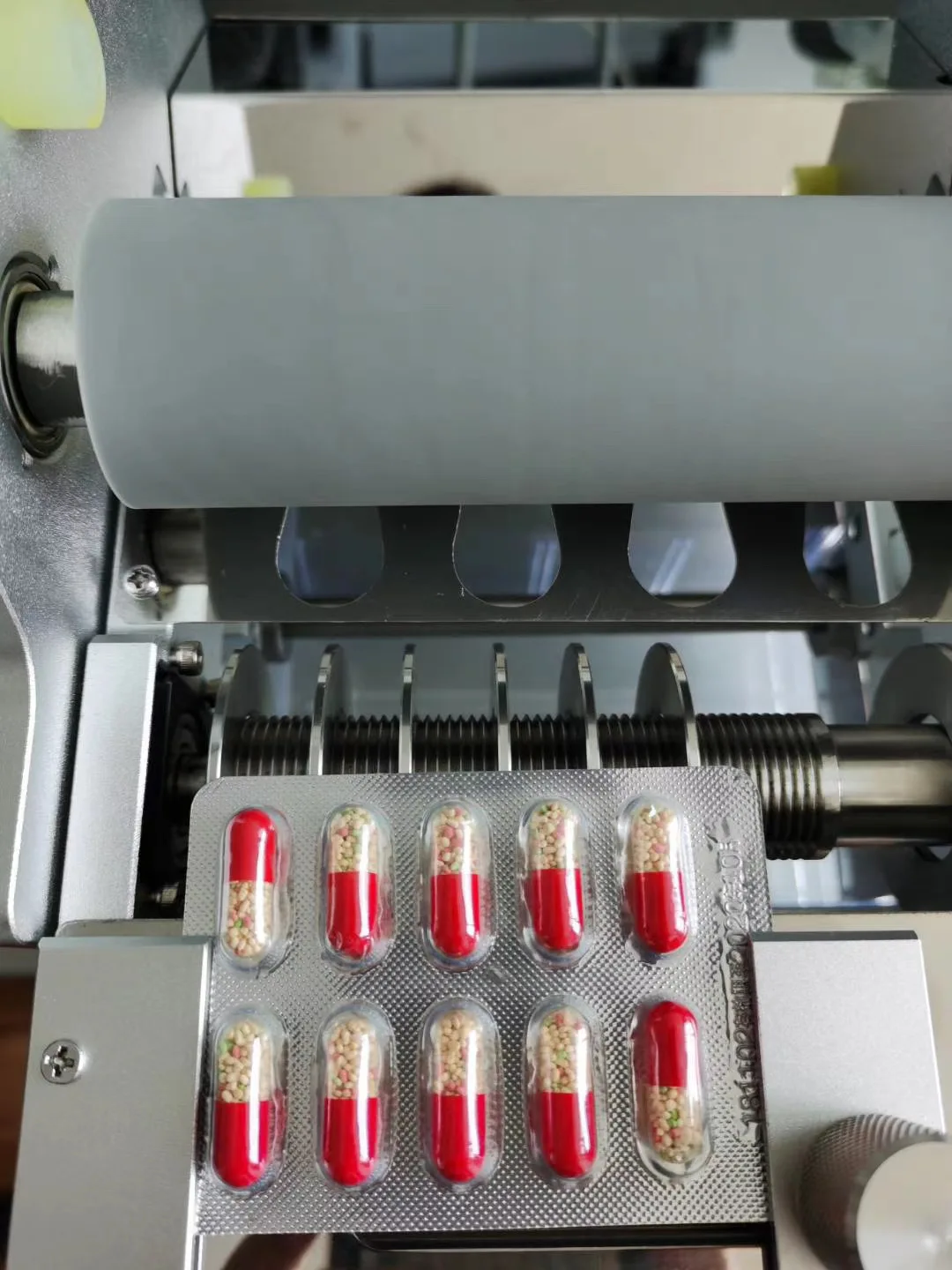 Chinese Manufacturer 30 Blisters Per Min Manual Compact capsule Tablet Deblistering Medicine Deblister Machine