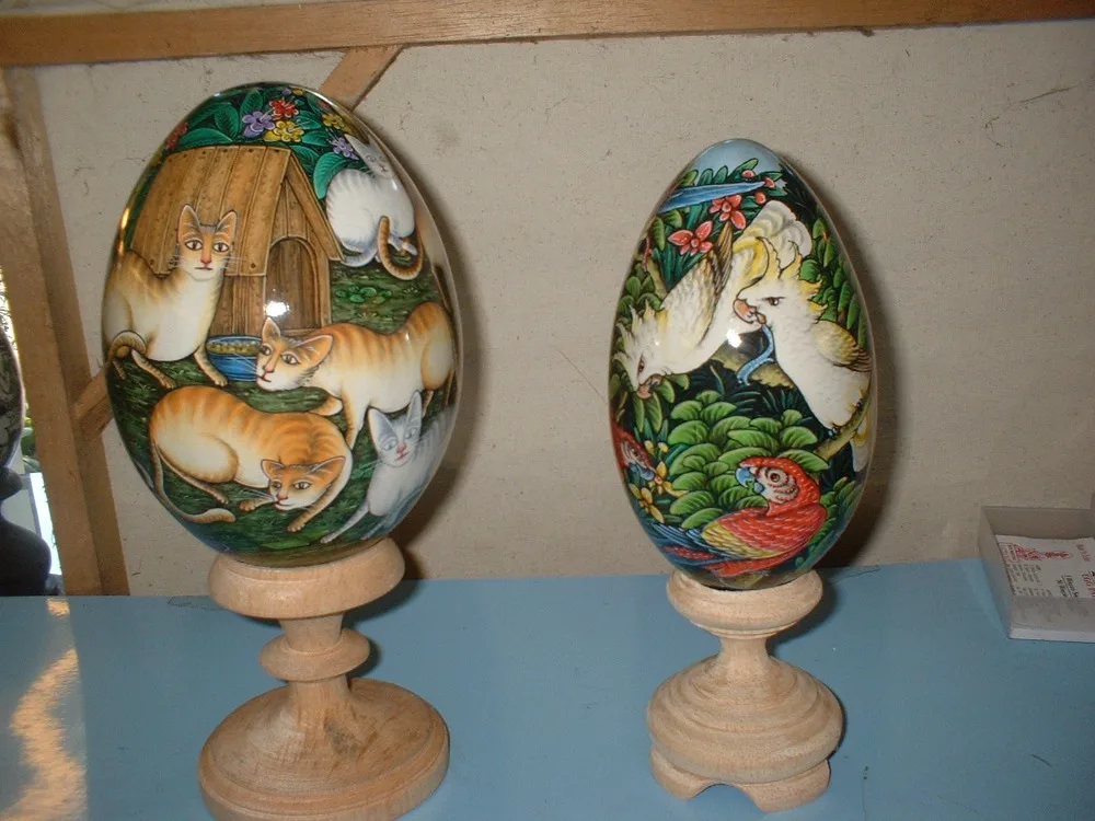 Bali Folk Art Ostrich Egg Painted Wood Gift Easter Decoration Ornament