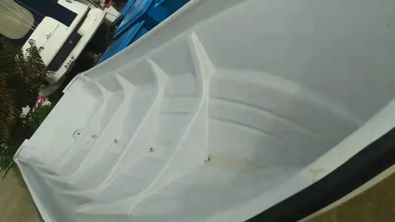 Недорогая рыболовная лодка из стекловолокна для рыбака 5 9