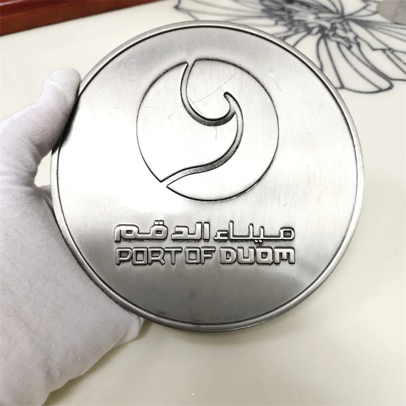 3D logo desgin custom zinc alloy chrome car badges grill lapel pin badge for range rover