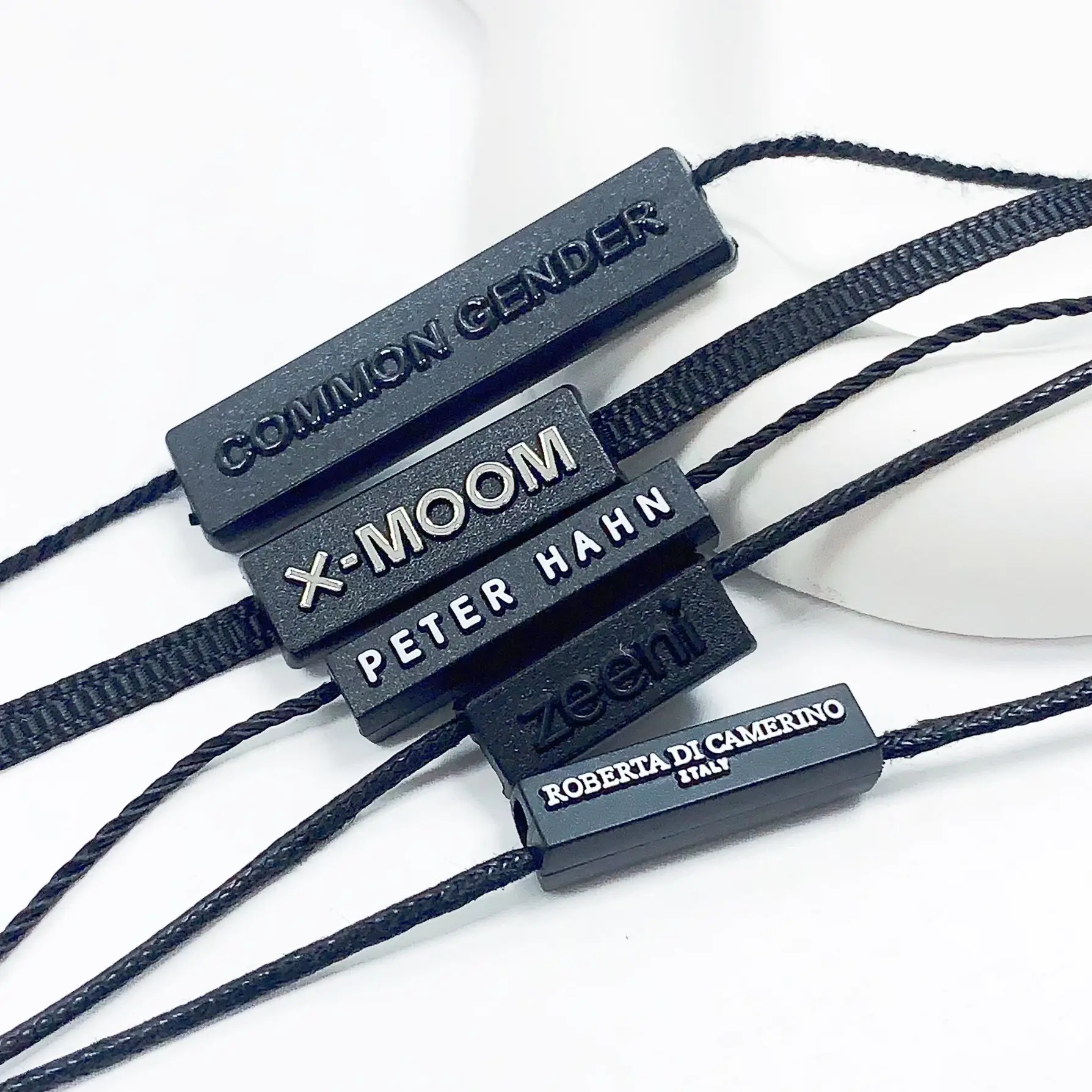 Custom Gold Logo Labels with String Wholesale Luxury Garment Plastic Seal Hang Tags
