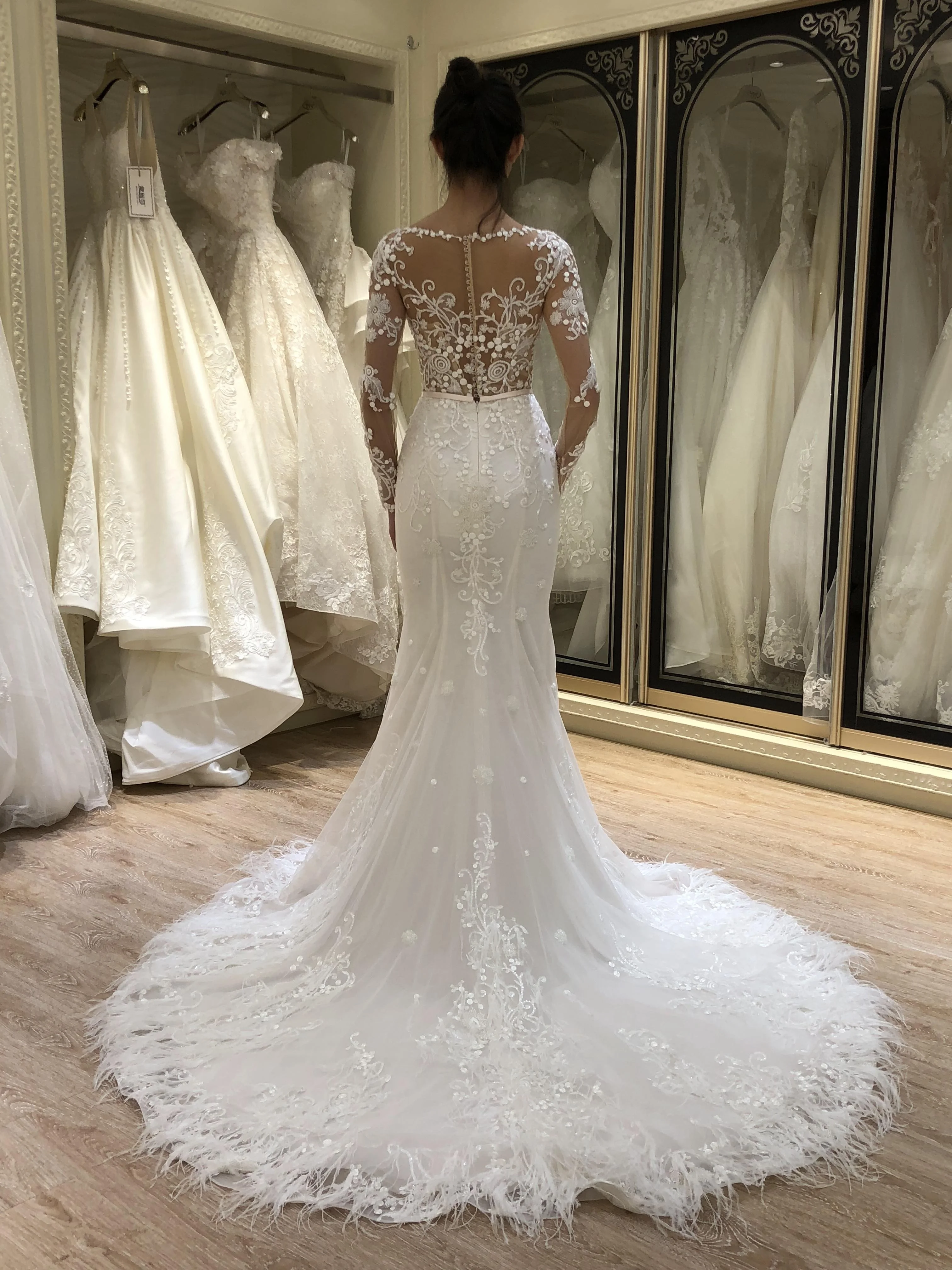 2021 high quality long sleeve feather mermaid wedding dress plus size for ladies girl