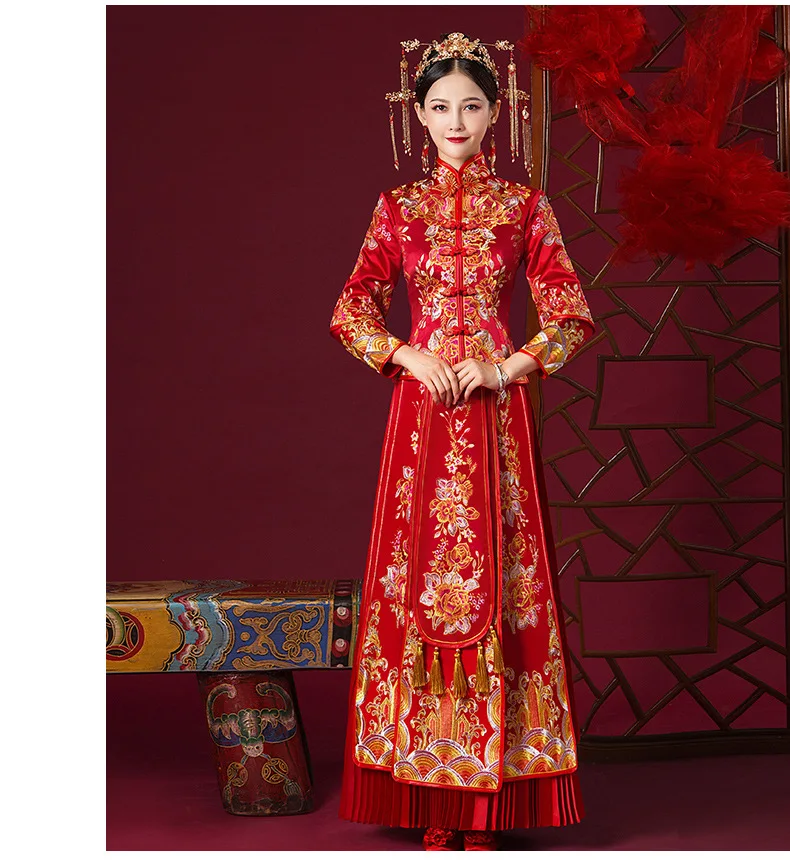 Red China Flower Dragon Phoenix Embroidered Slim Traditional Chinese Wedding Dress for Bride and Groom