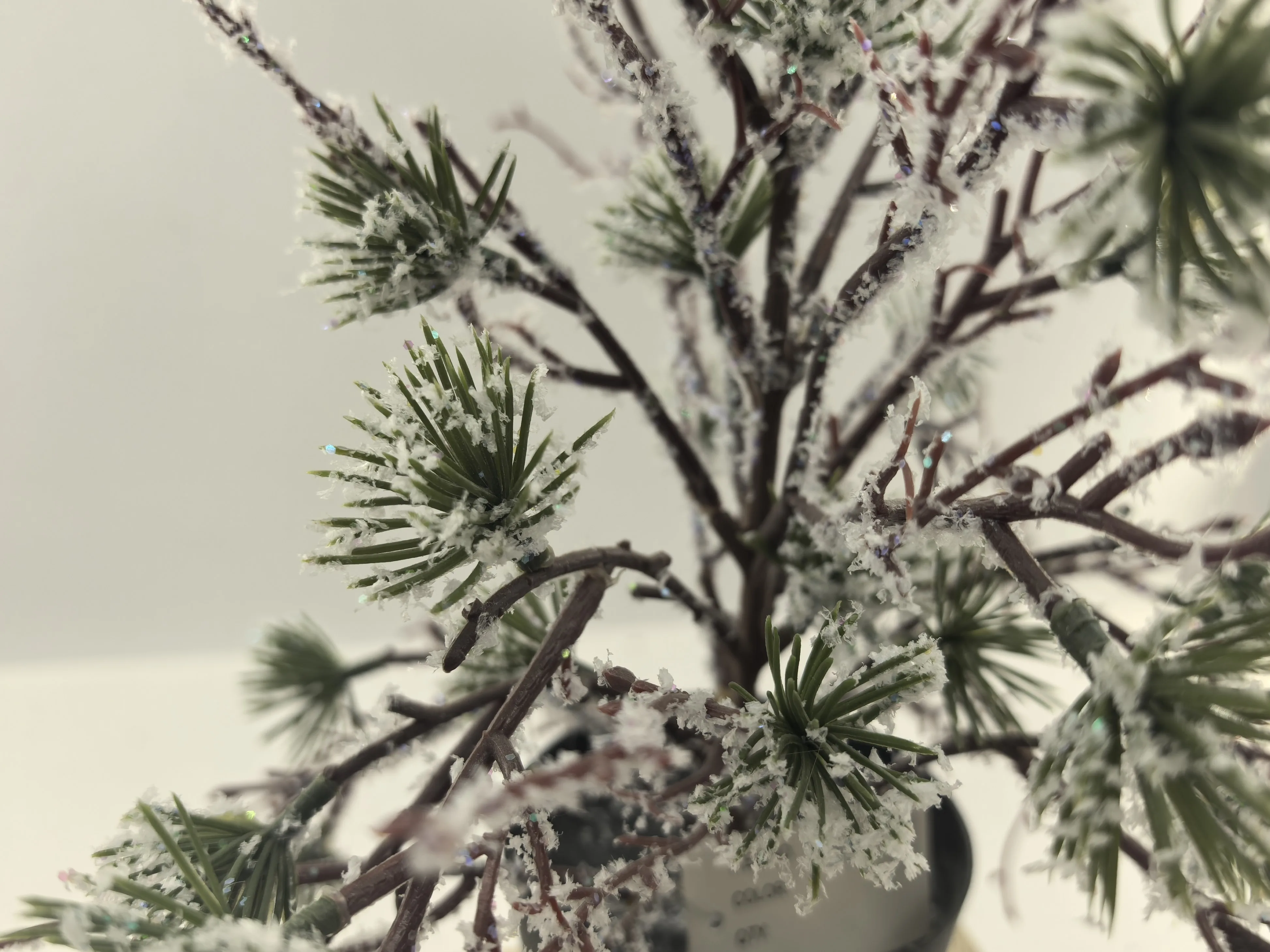 Beautiful Snowflake Artificial Plant 43cm Tall for Elegant Home Interior Decor Charming Snowflake Plant