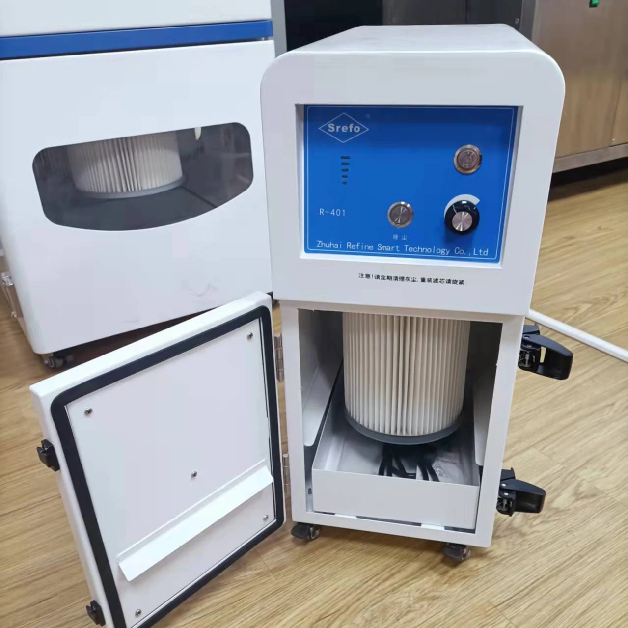 Licensed rechargeable industrial laboratory vacuum cleaner dental lab