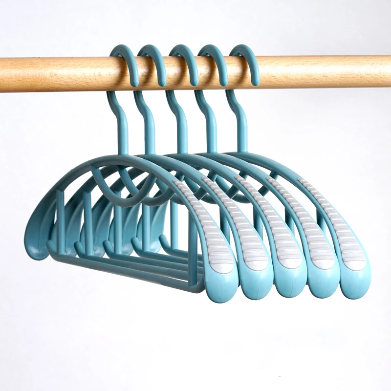 HYB ODM Cintre Plastic Clothes Hanger Golden Color Wide Shoulder Luxury Hanger Rack for Coat Pants Wedding Dress