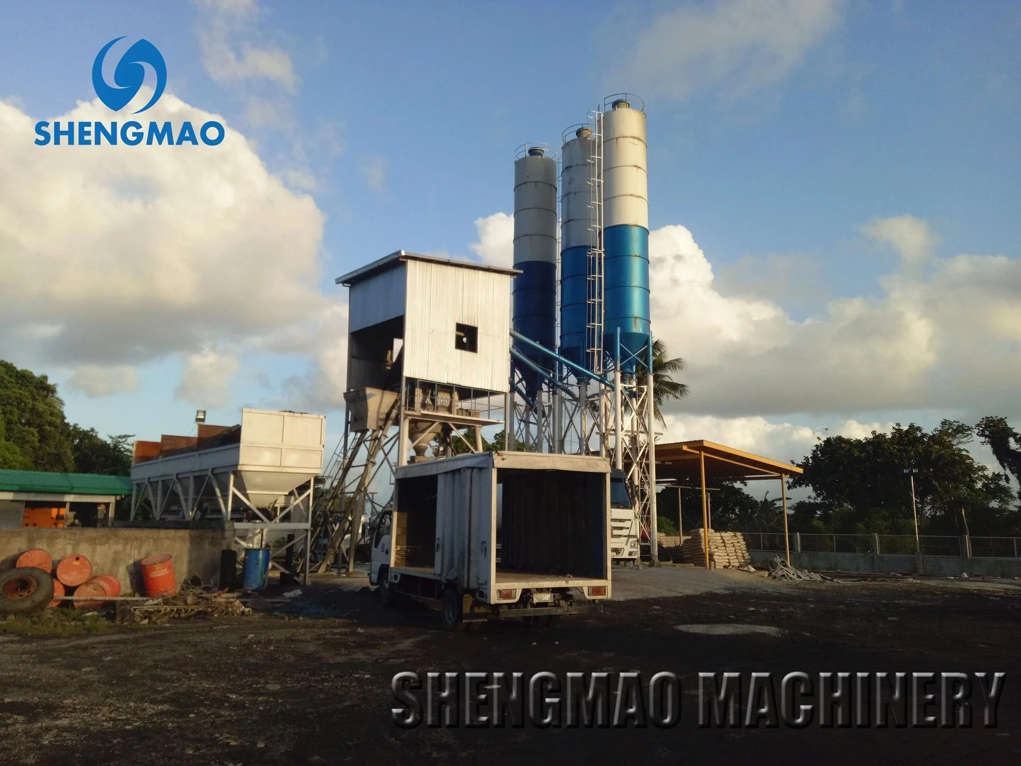 Smart control aggregate batching blending facility Reliable cement mixing facility Modern concrete blending plant