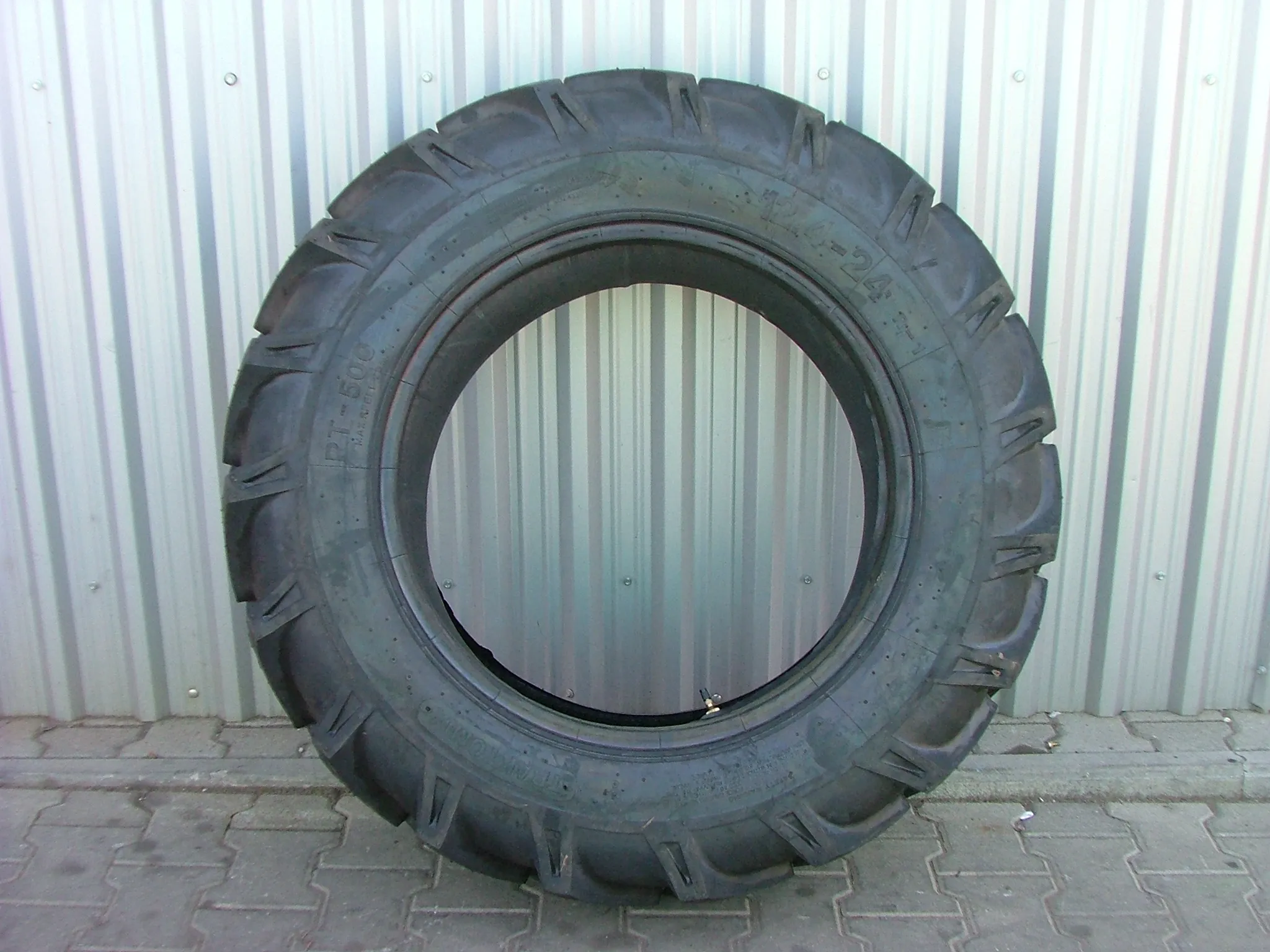 Welcome to see the tire 12.4-24 farm tractor agriculture tractor tires  cheap tractor tires