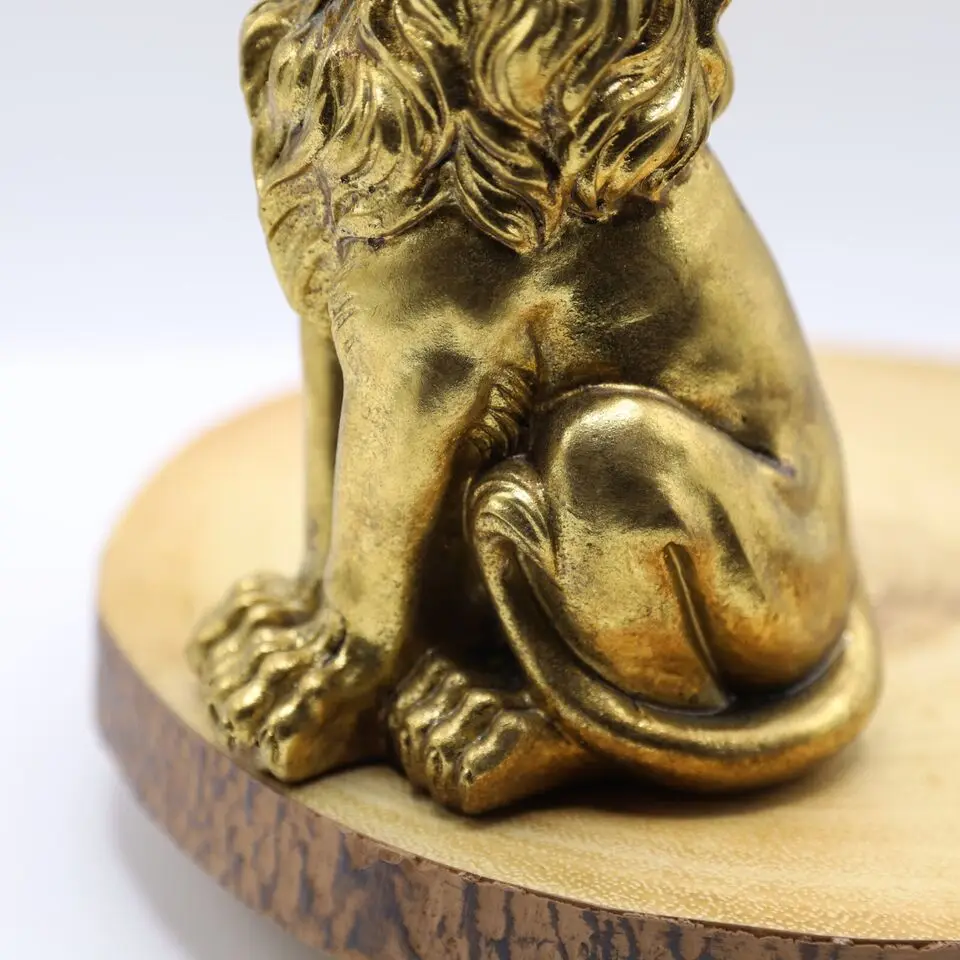 Factory customization Resin Animal Statue Candlestick Holder Realistic Gold Lion Decor Ornament Candle Holder