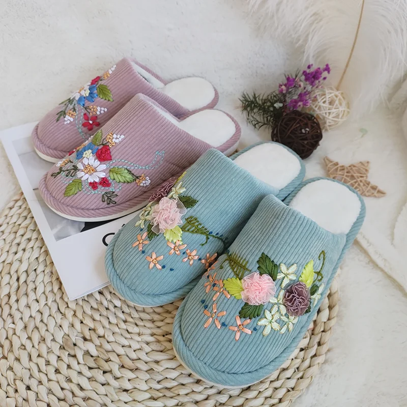 Wholesale luxury winter warm chinese traditional style flower embroidered slippers