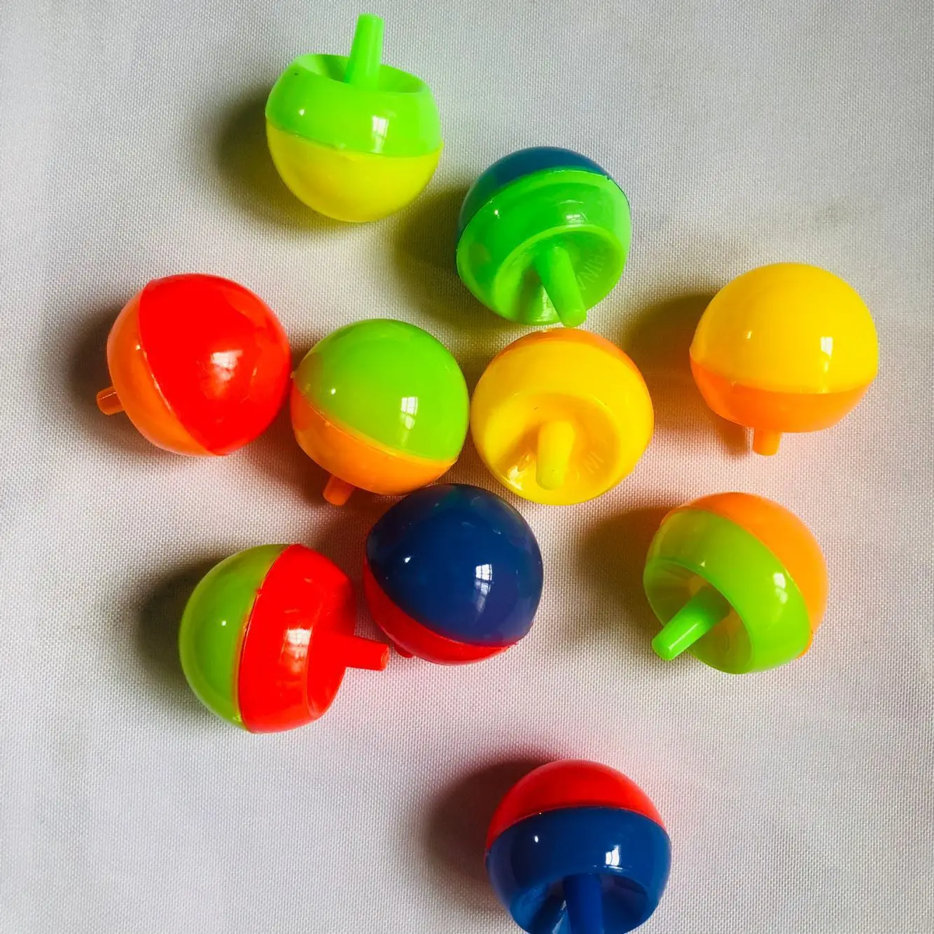 Factory Price New PVC Plastic Children Promotional Spinning Tops Custom Diverse Mini Finger Spinning Tops