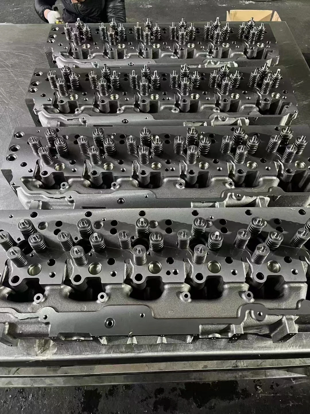 Cylinder Head 7W2243 for Caterpillar 3412 3412C 3412E Engine Loader 990 992C 992D in USA | Cylinder head  Caterpillar  Cylinder
