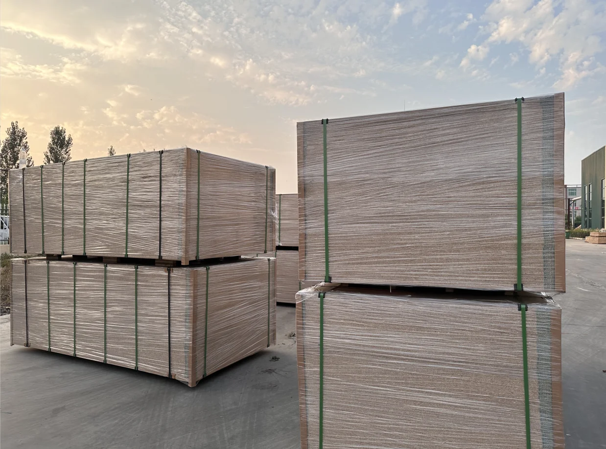 4x8 18mm High Quality Wholesale best price chipboard melamine sheets melamine faced particle board/chipboard from China