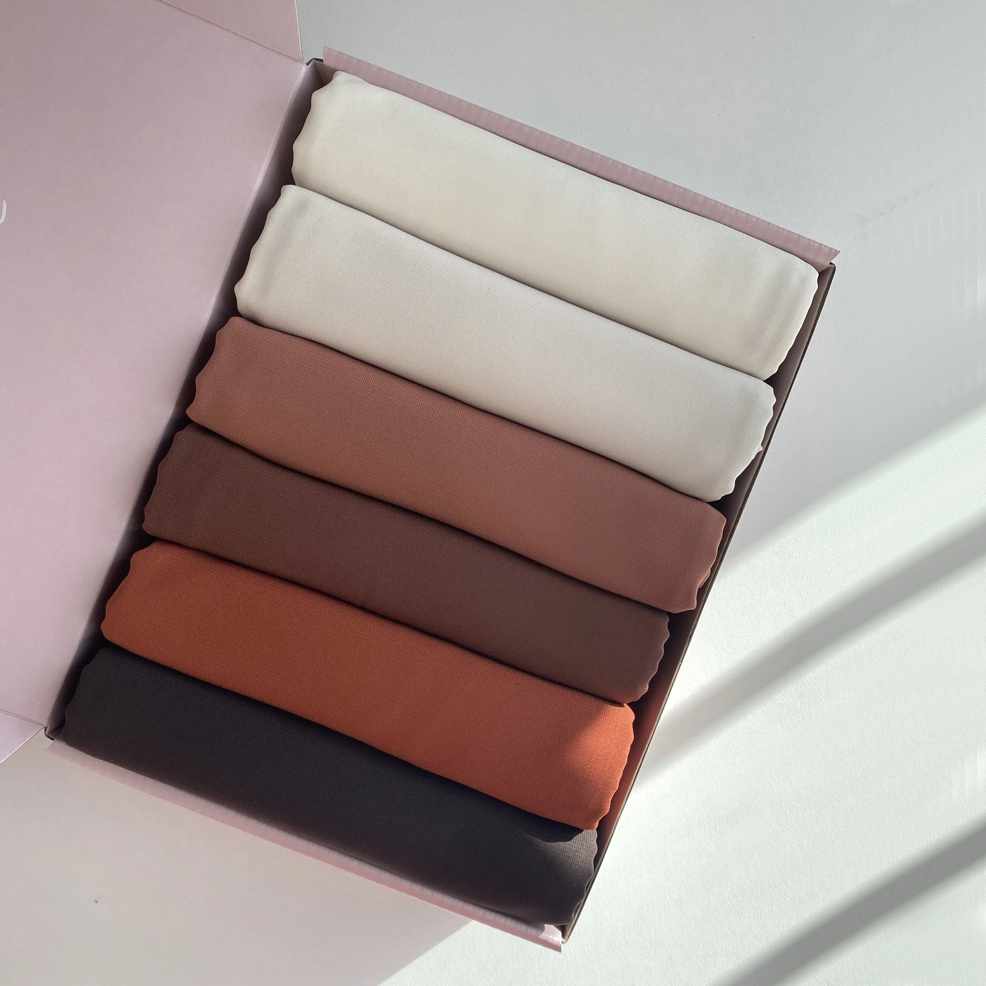 Wholesale High Quality Islamic Shawls Plain Georgette Muslim Women Hijabs Scarf Headscarf Bubble Heavy Chiffon Hijab satin