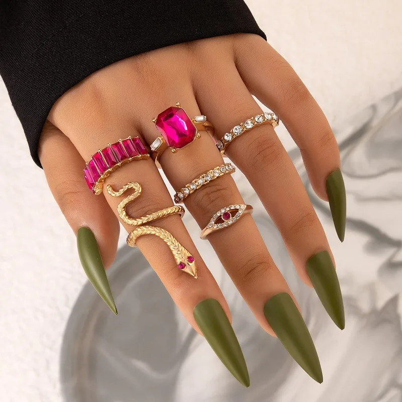 2023 Popular ornaments ring hand ornaments Serpentine love Manual la emerald inlaid with diamond wind five-piece set ring female