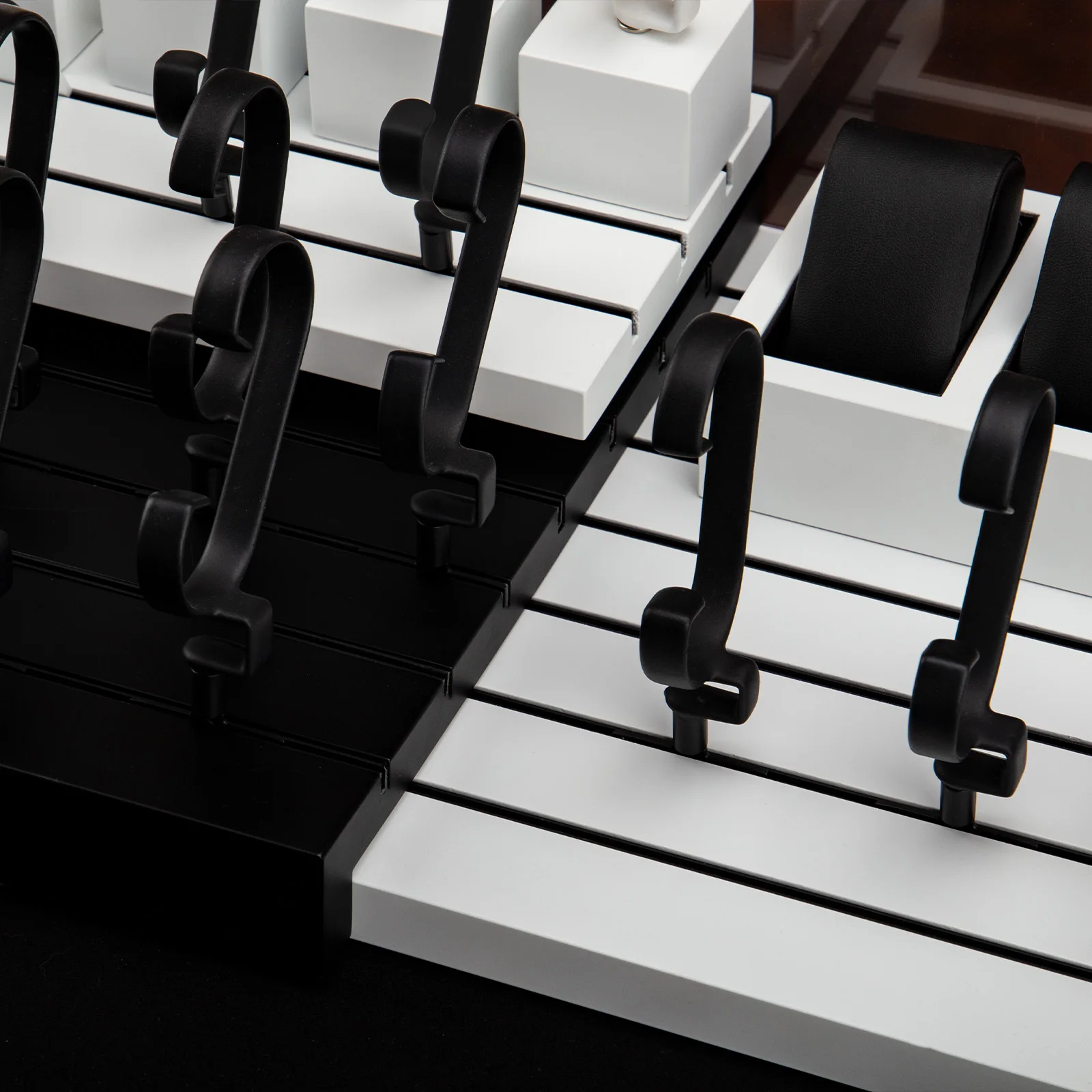 Customized Luxury Design Watch Display MDF Tray Storage Hot Sales Standing Marble Floor Watch/ring/bracelet Display Stand holder