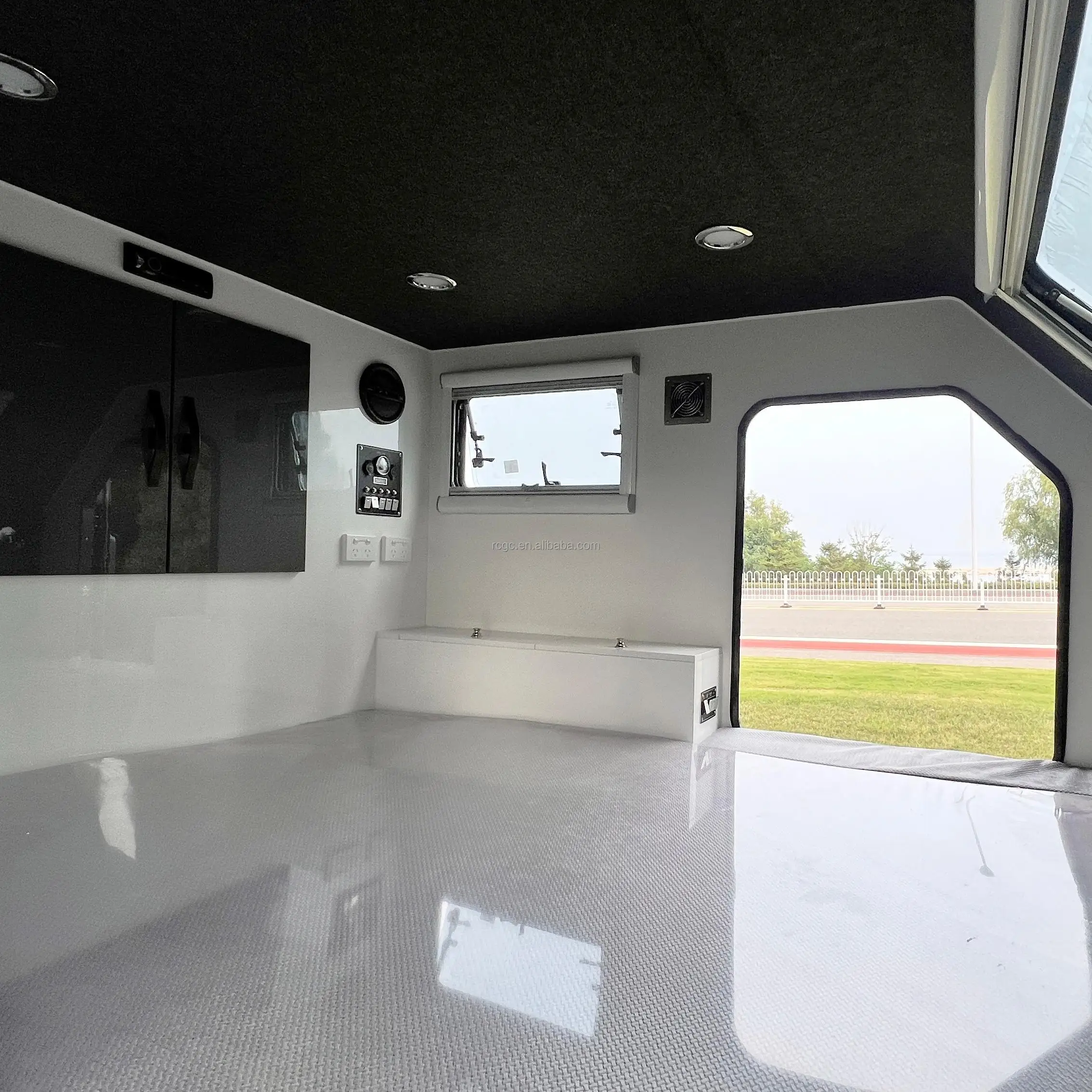 Customized Lightweight Mini Popup Camper Trailer with Camping Tent for Outdoor Travel and Sale