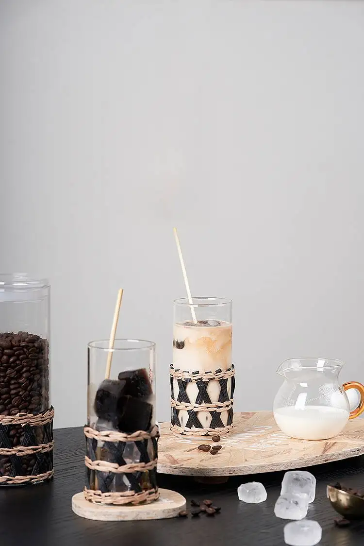 New Design Coffee Glass Cup Set Luxury Coffee Glass Jug Eco-friendly Sparkling Glass Cup with Wrapping Seagrass Wicker