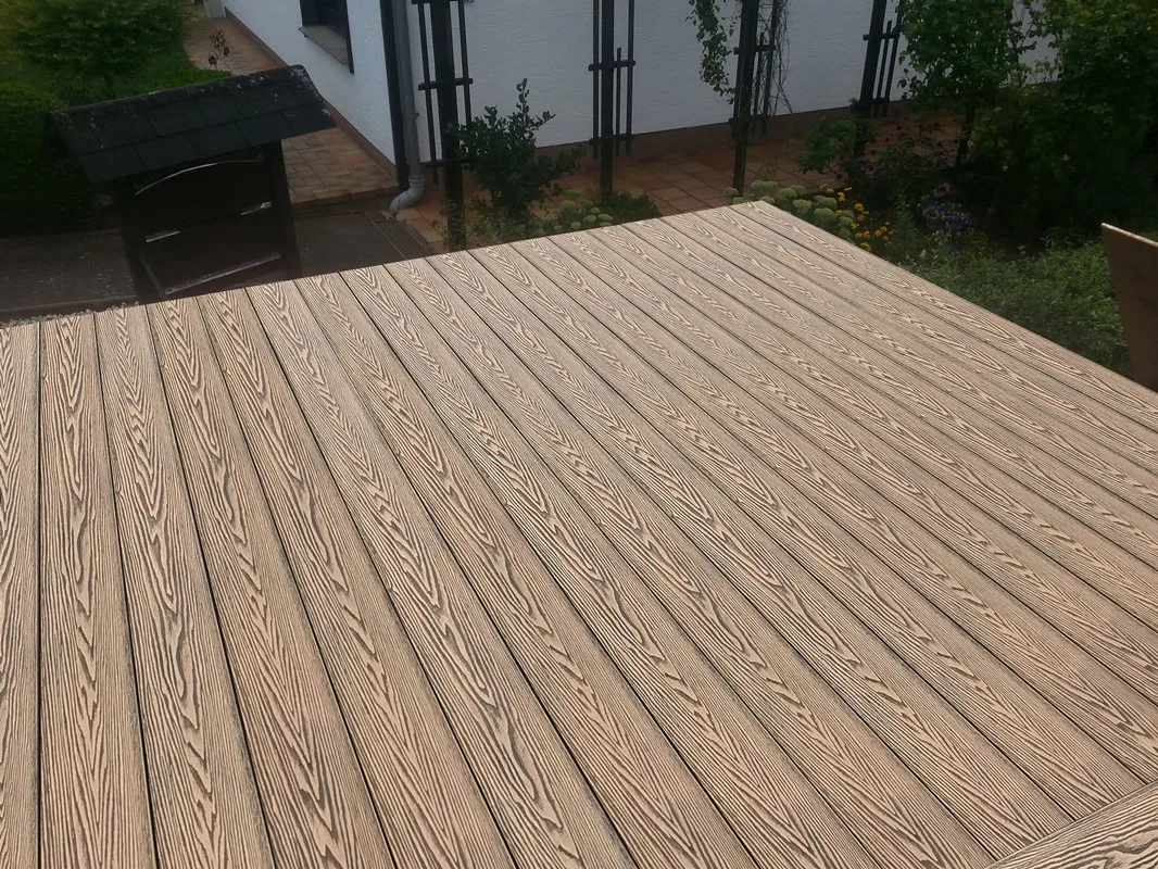 Outdoor reclaimed wooden flooring cheap wpc deck floor tile for ground