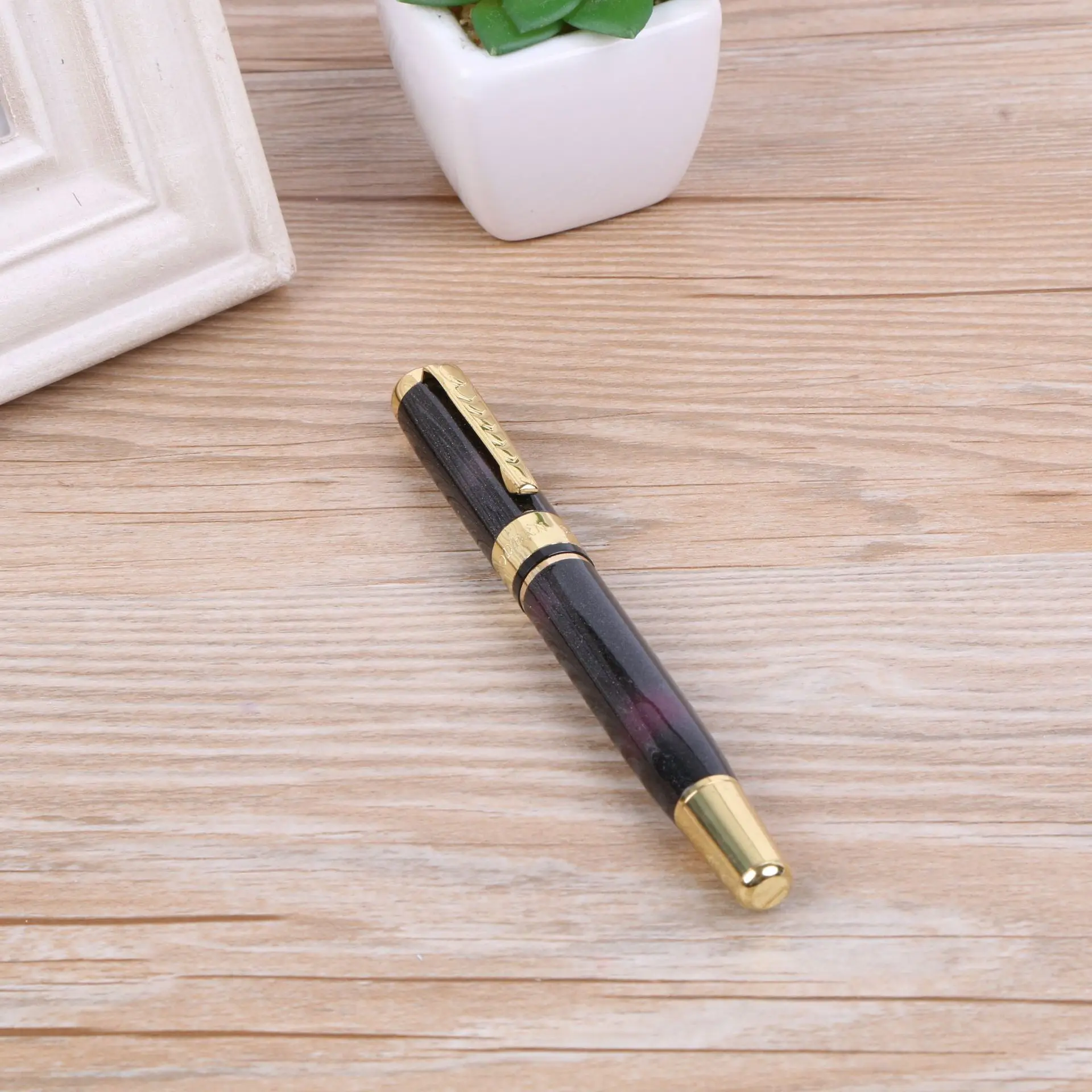 Chinese Factory Nice Quality Metal Slim Promotion Gel Pen Stylish Look Neutral Pen with Customized Logo Gift Gel Pen