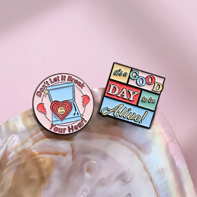 Bulk metal letter pins badge custom logo metal decoration lapel brooch pin cheap enamel pins