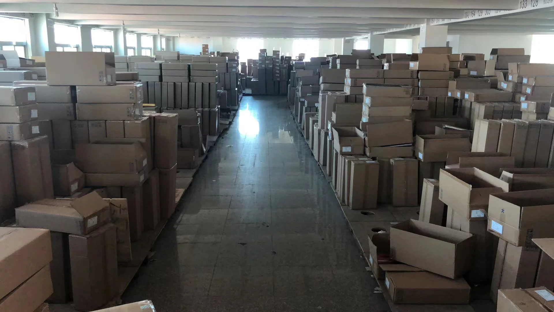 Customizable Matte Silver Foil Paper Roll PET Material Heat Transfer Film Printing Laser Foil Hot Stamping Holographic Effect