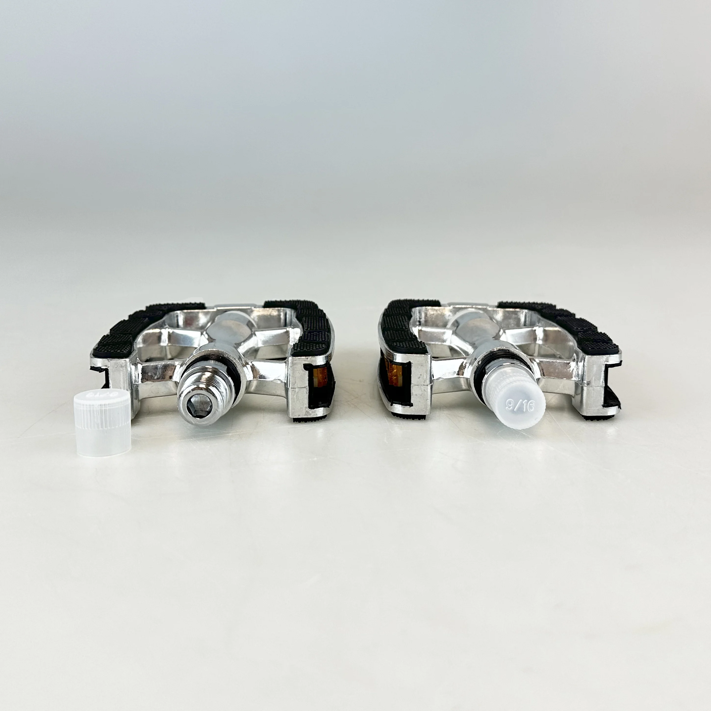 bike pedals with anti-skid cover mountain bike pedals A853 cr-mo axle and sealed bearing