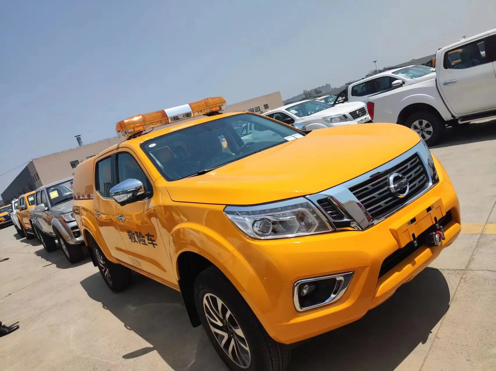 Nissan Pick Up Car 4x4 4wd автоматический 7AT Euro 6 спасательный пикап с закрытым грузовым грузовиком