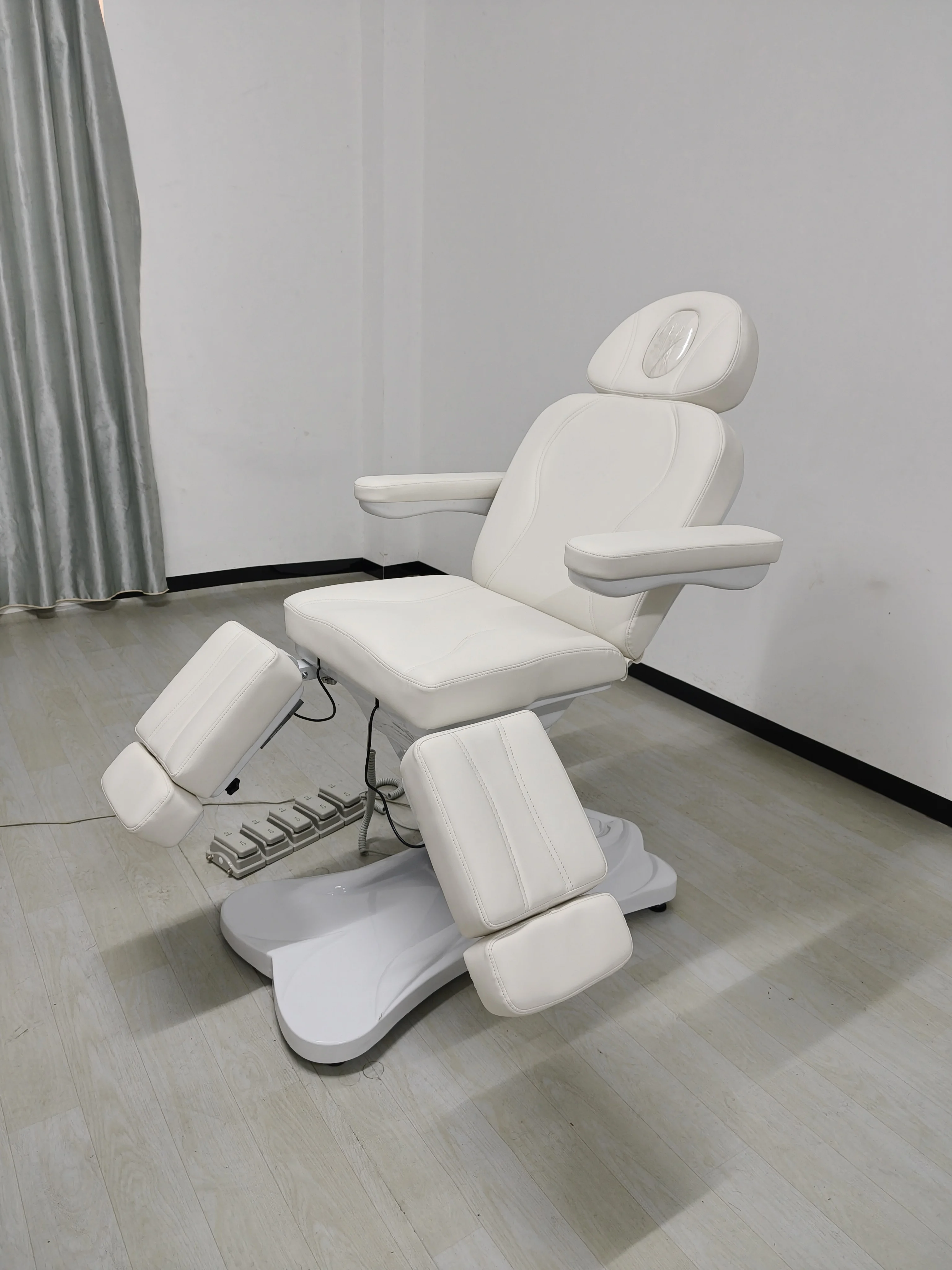 New Design Medical Examination Spa Furniture Chair 2 3 4 5 Motors Electric Beauty Bed Split Leg Electric Pedicure Chair