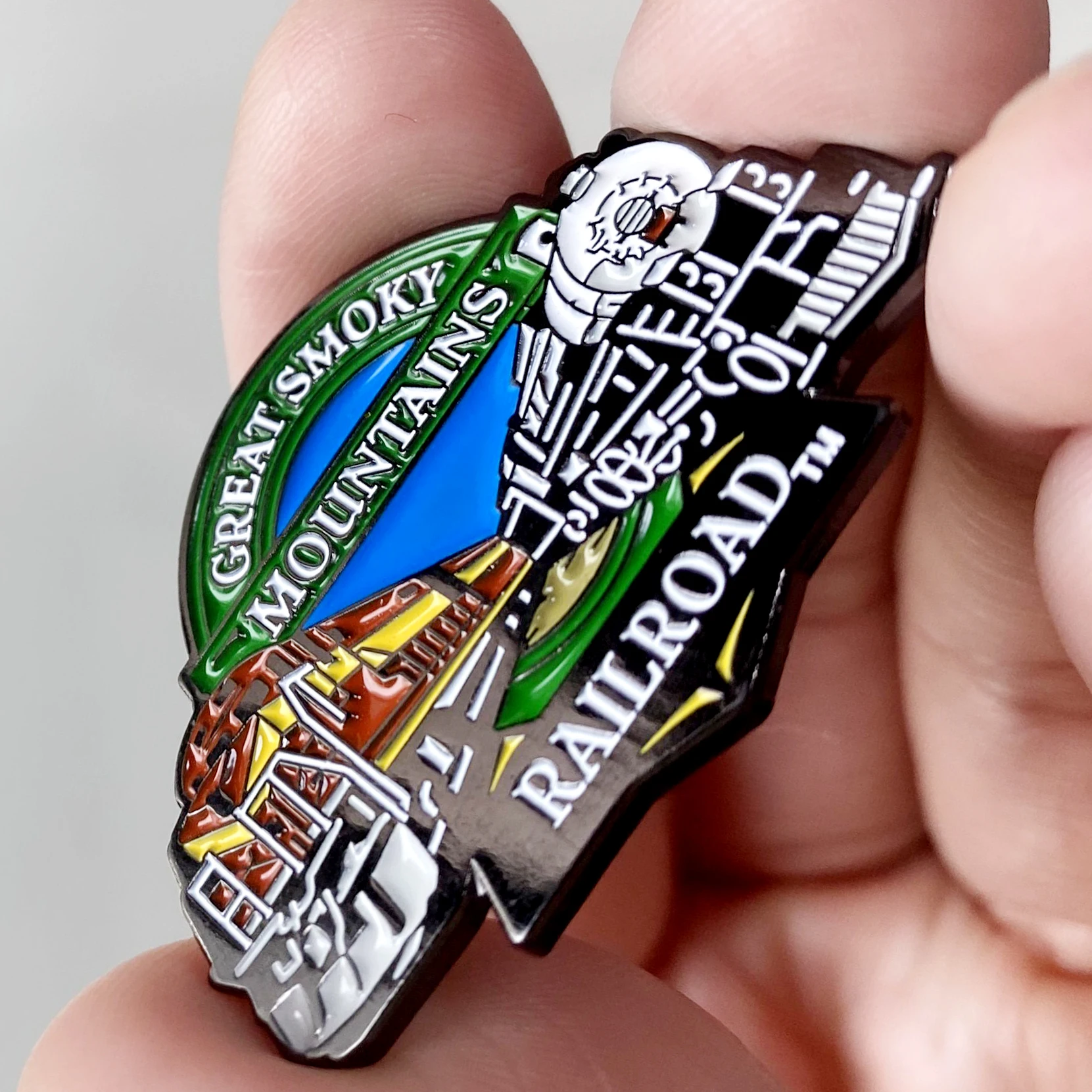 Customize Saudi National Day Metal Brooch Logo Lapel Pins Name Badges Custom Any Design Fashion Coin Brooches