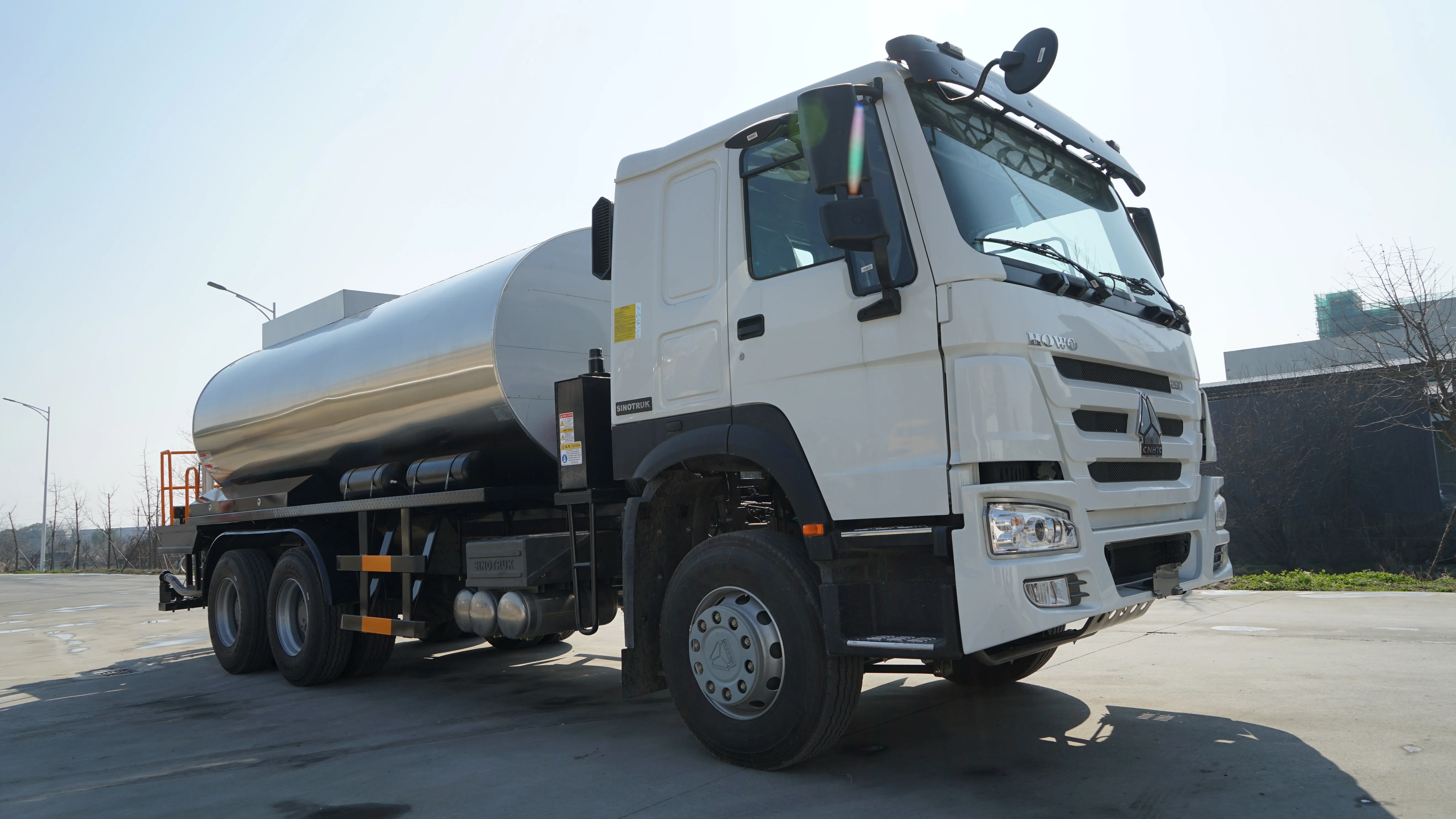 IKOM 15000L asphalt spraying truck manufacturer