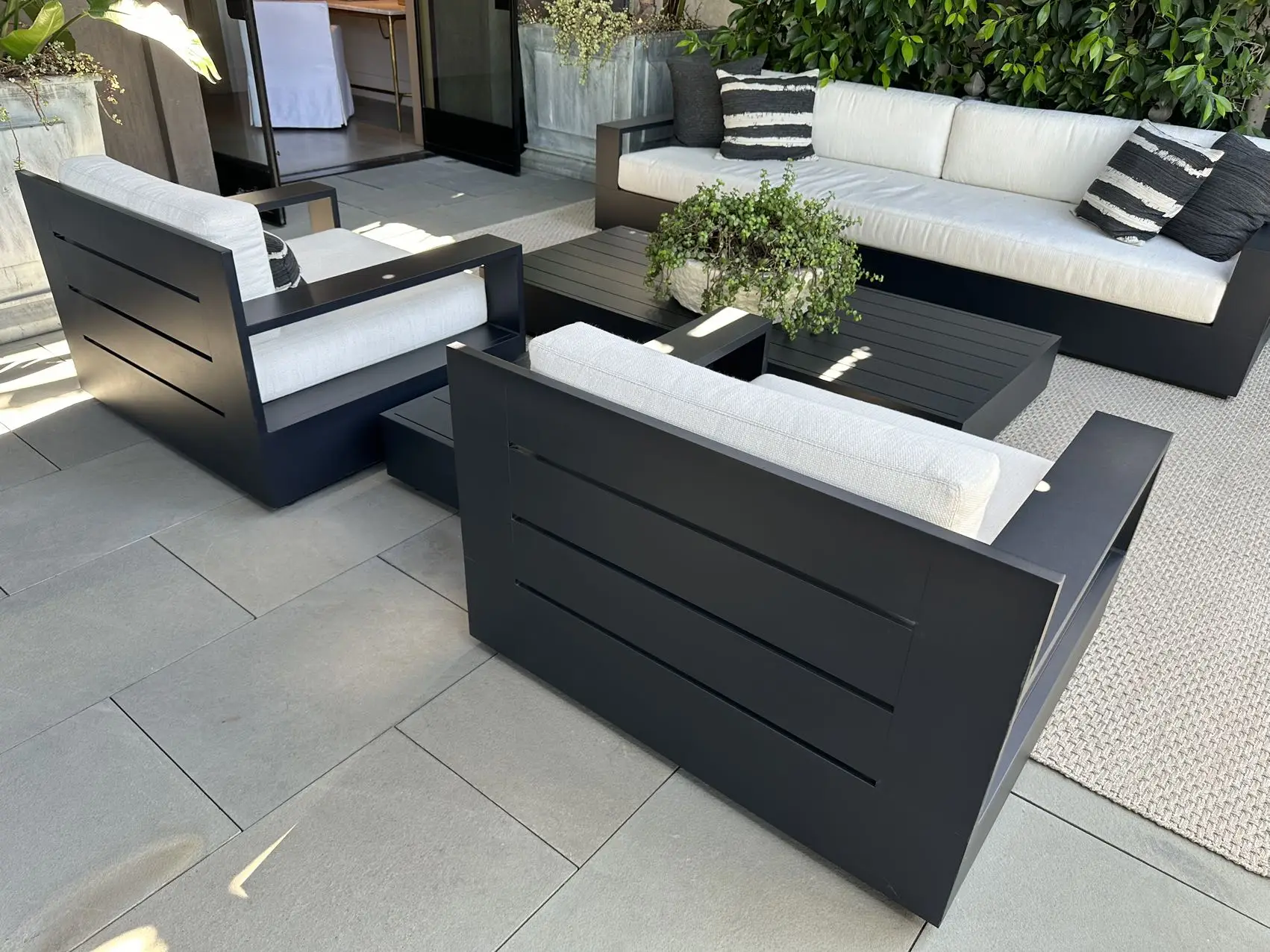 2024 Modern  customized  luxury aluminum  Frame Garden Patio Outdoor Couch and Sectional Sofa