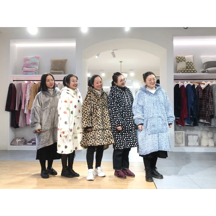 CVS winter customized polyester flannel Sherpa blanket Adults Solid Oversized Wearable Hoodie Blanket with Pocket