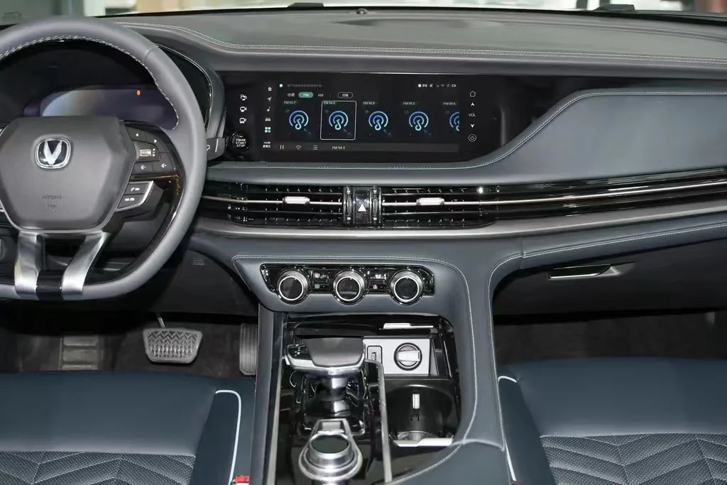 2023 Changan CS95 Plus 2 0 т 4WD Deluxe большое пространство 5 дверей 7 мест внедорожник 190 км/ч высокопроизводительный бензиновый автомобиль 2WD