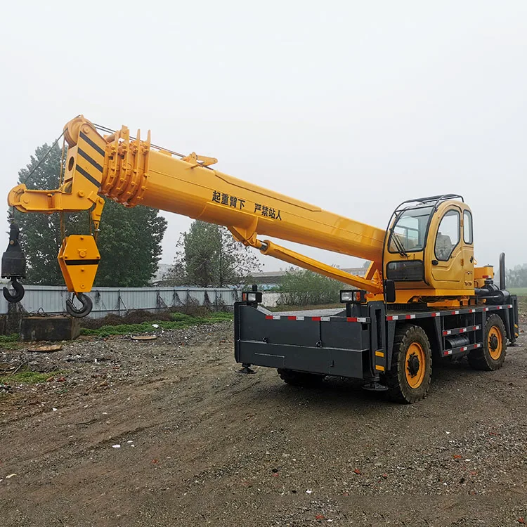 High quality and low price four-wheel drive crane 16 ton tire rough