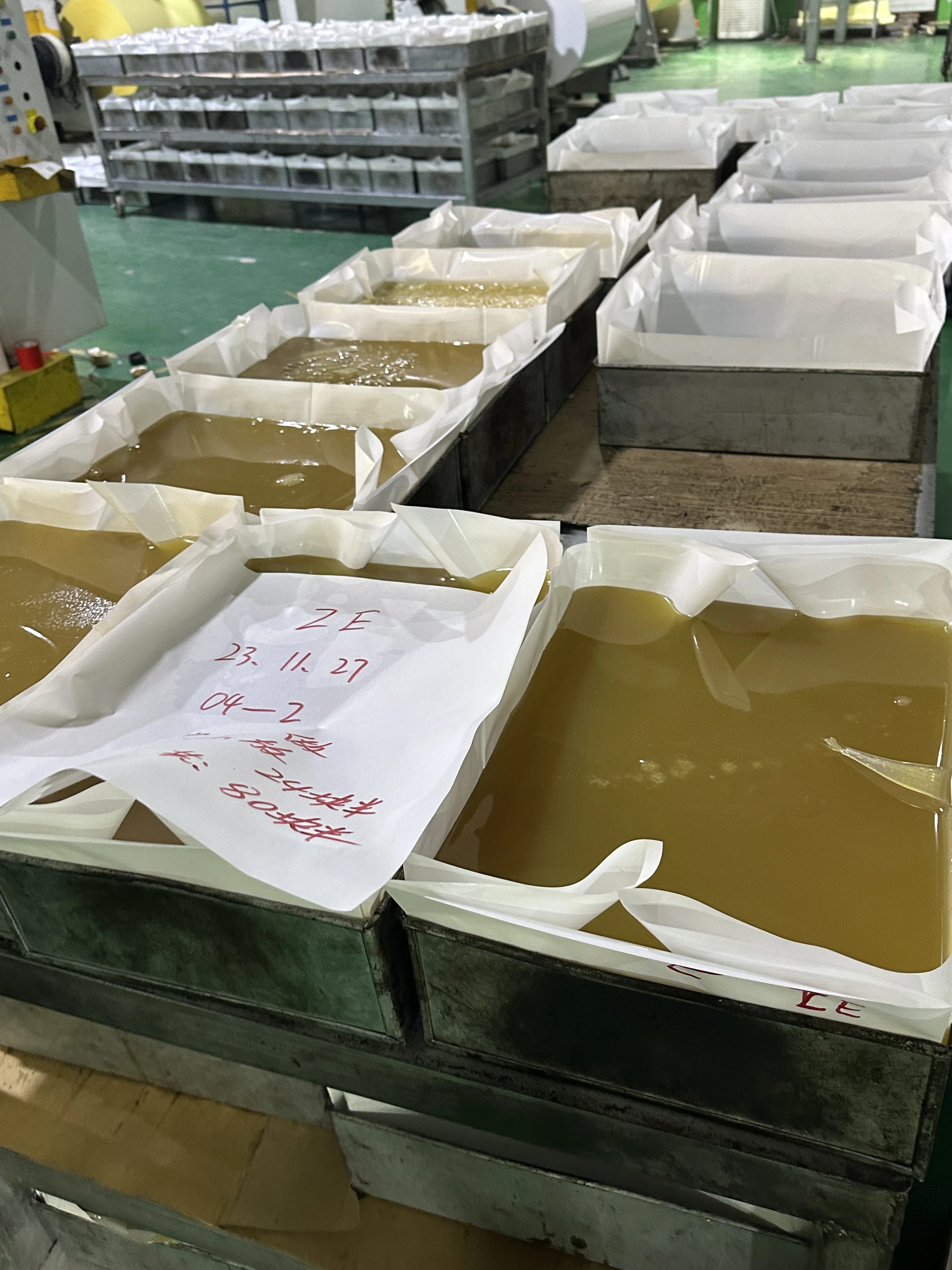 Matte/Glossy Self-adhesive paper/ Sticker Paper in Factory Price