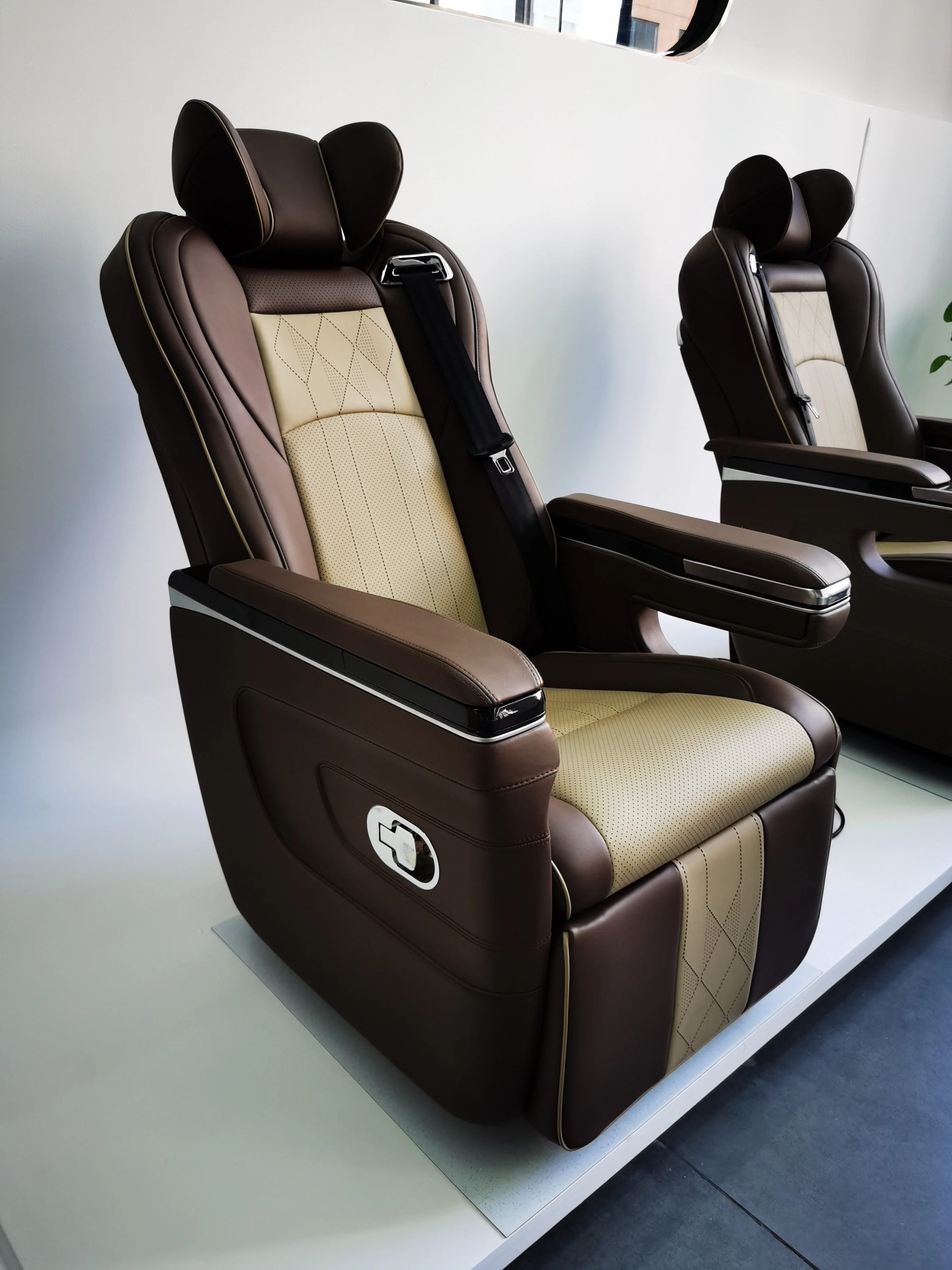 MINI BUS luxury VIP car  limousine seat for Alphard