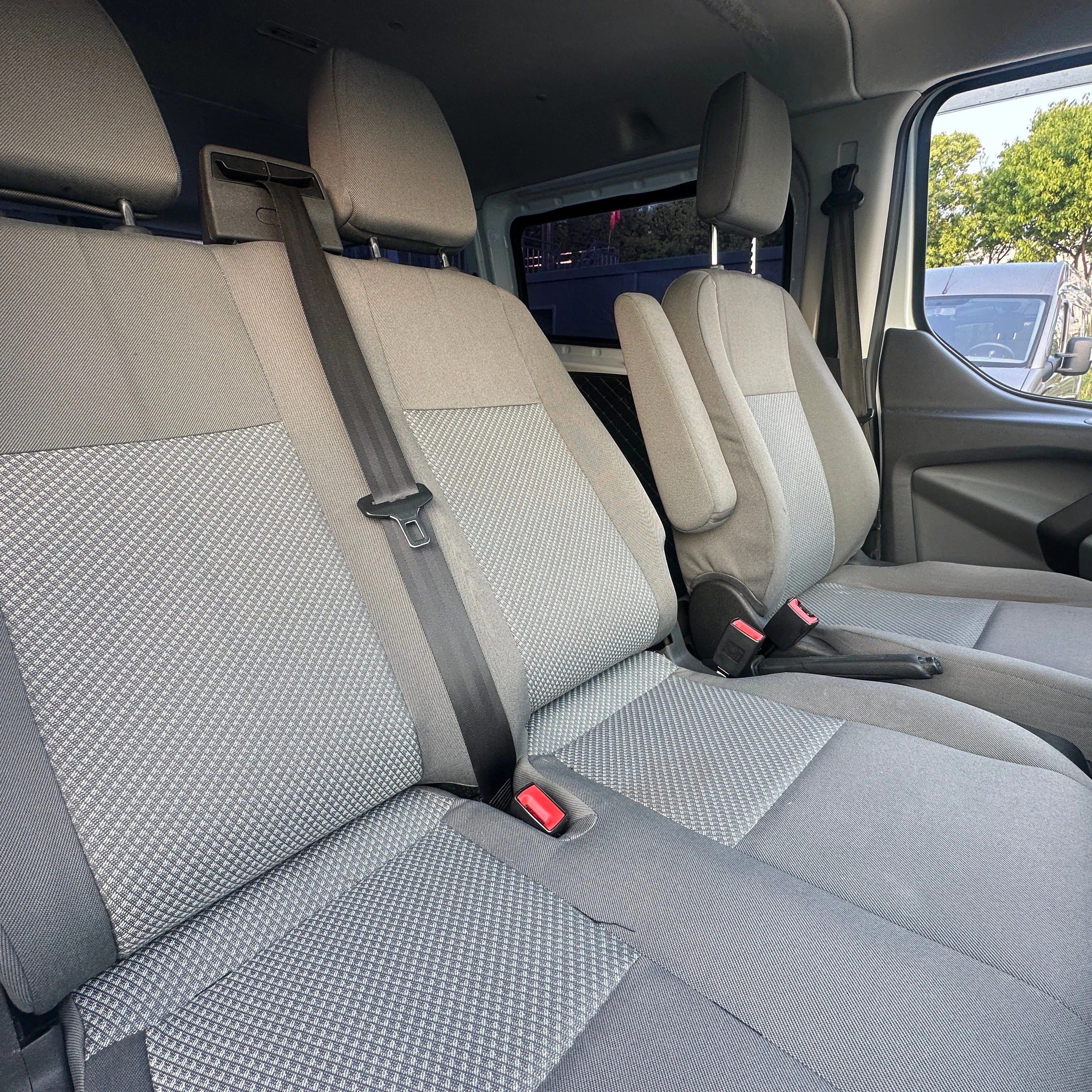 2020 Model 2.0T diesel Multi-purpose Commercial Vehicle  Double Open Tailgate Country VI  Ford Transit