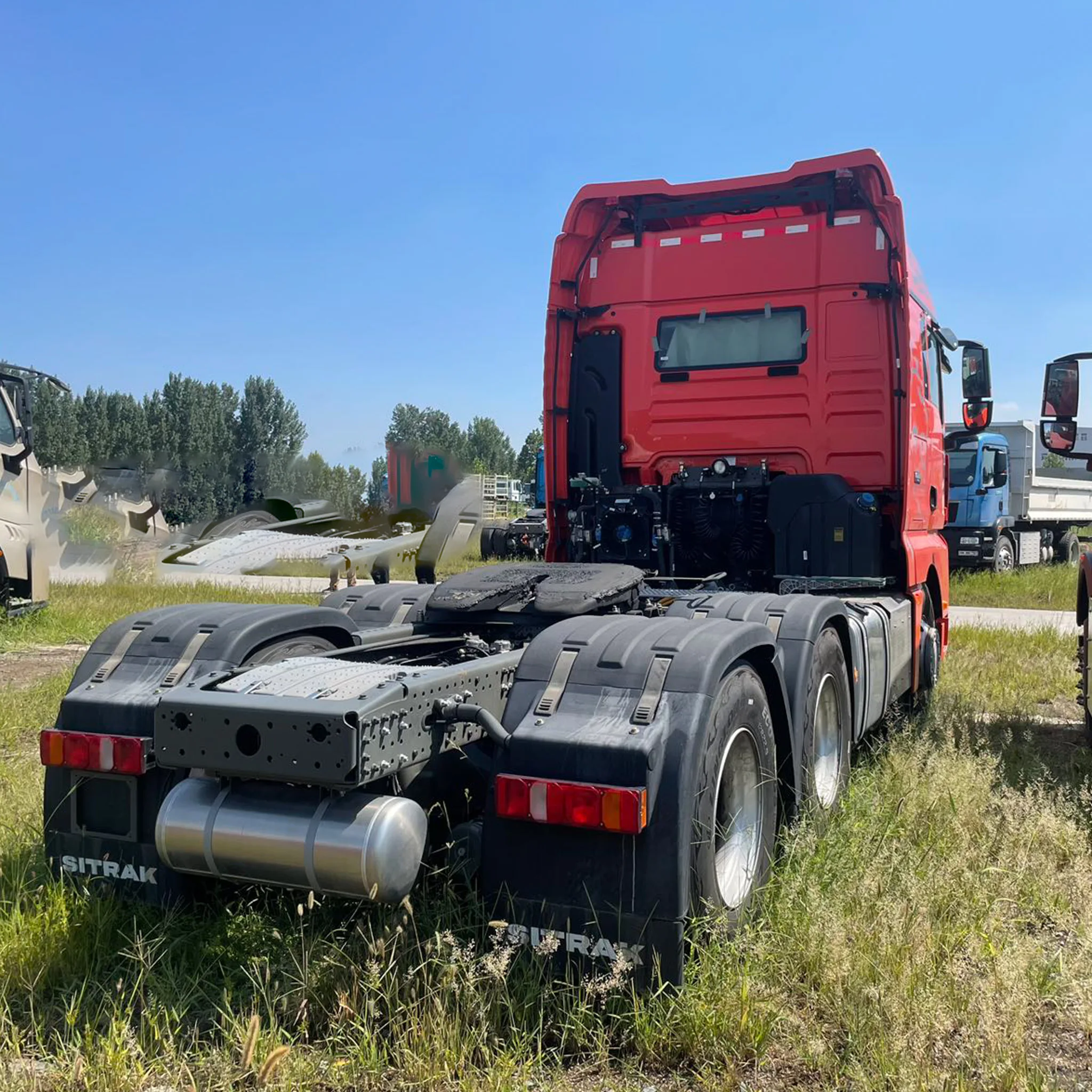 Heavy Duty SINOTRUK SITRAK LNG CNG sitrak c9h 430hp 460hp 6x4 Tractor Truck Trailer Head for sale