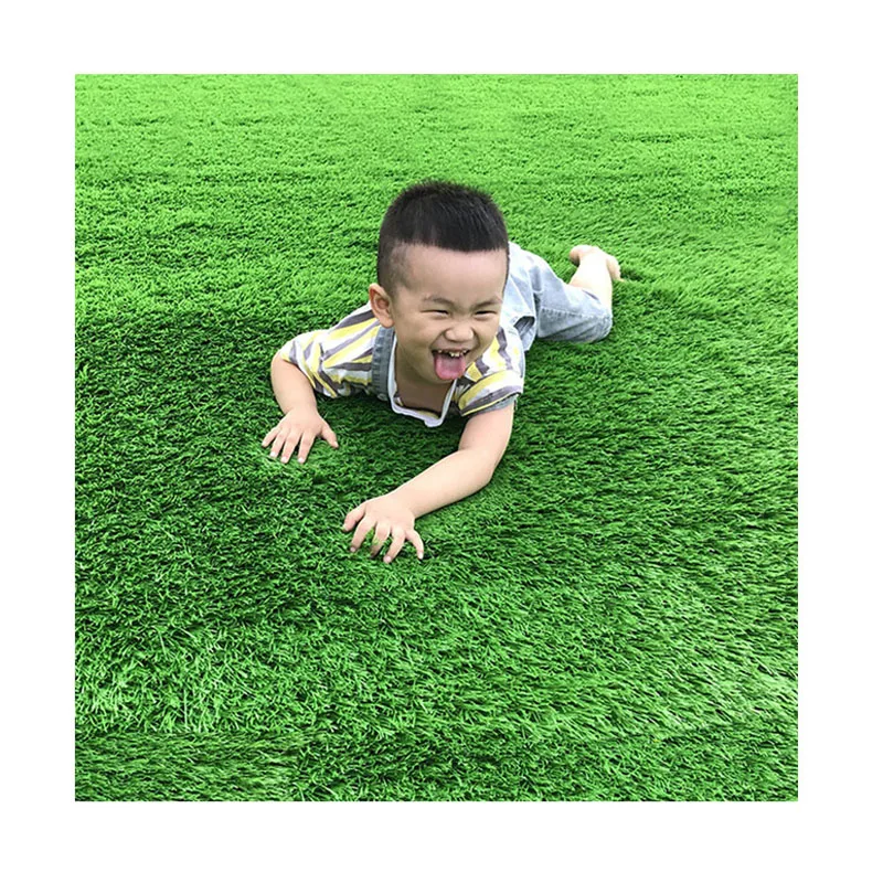 Бесплатный образец, дешевый искусственный ковер для сада